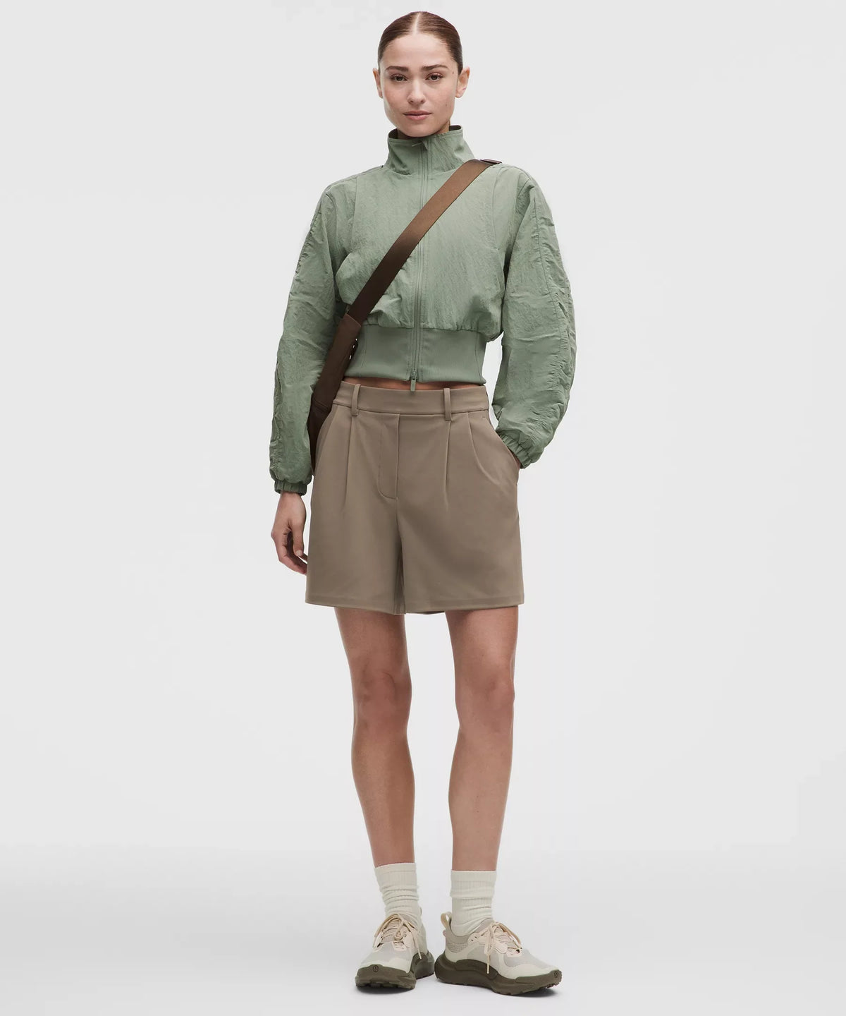 Short de tiro alto con pliegues
