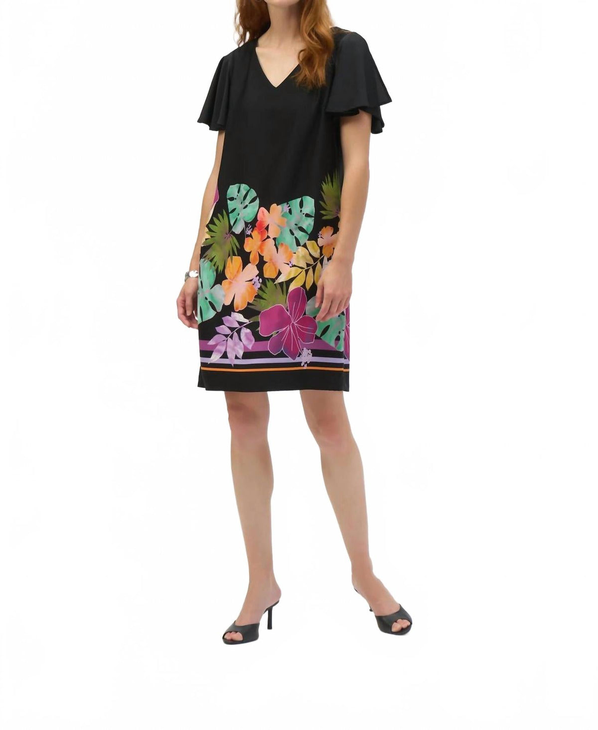 Vestido con cuello en V color negro