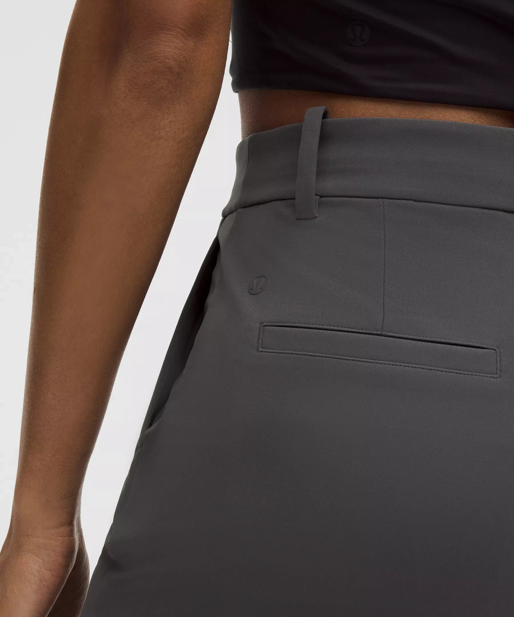 Pantalón de corte recto de tiro alto