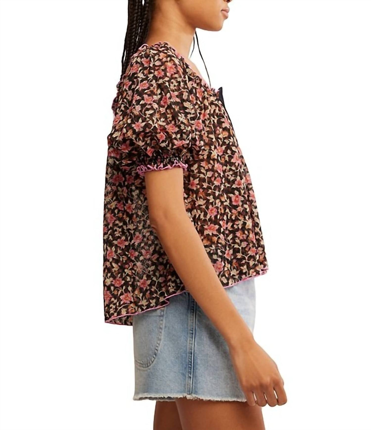 Top con estampado floral color negro