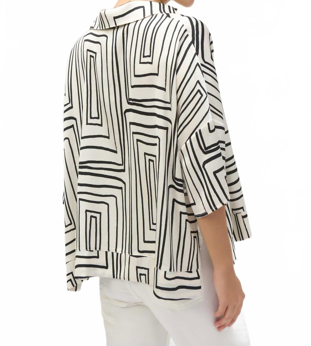 Top de satén color negro y crema