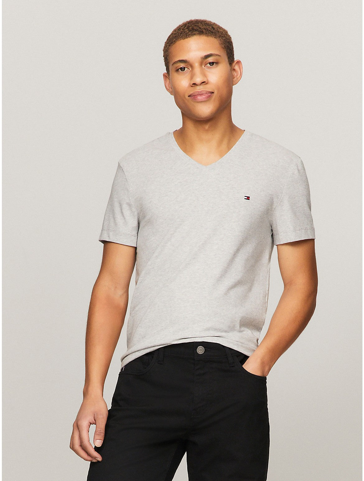 Camiseta de hombre con cuello en V de corte ajustado