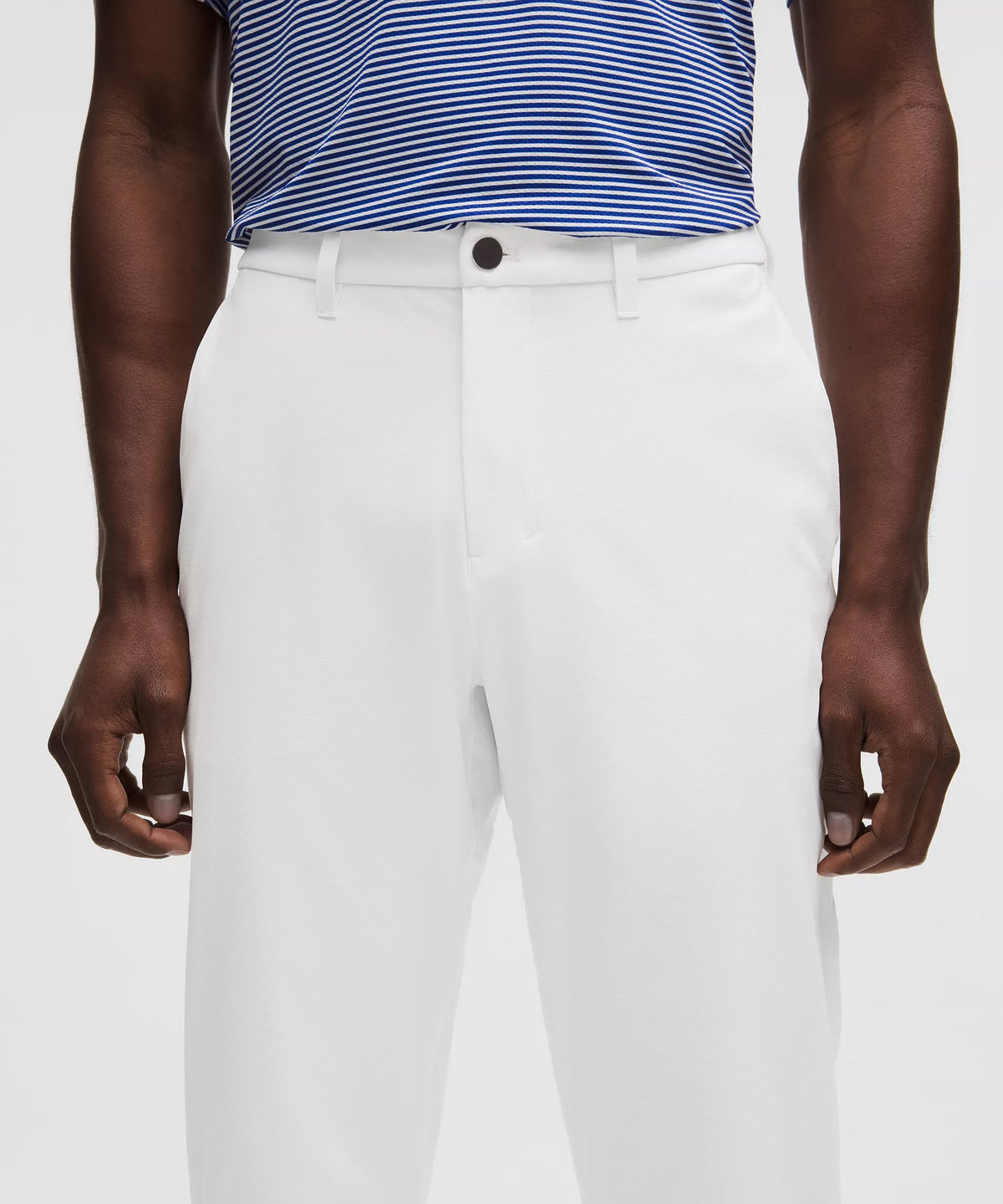 Pantalón de corte ajustado