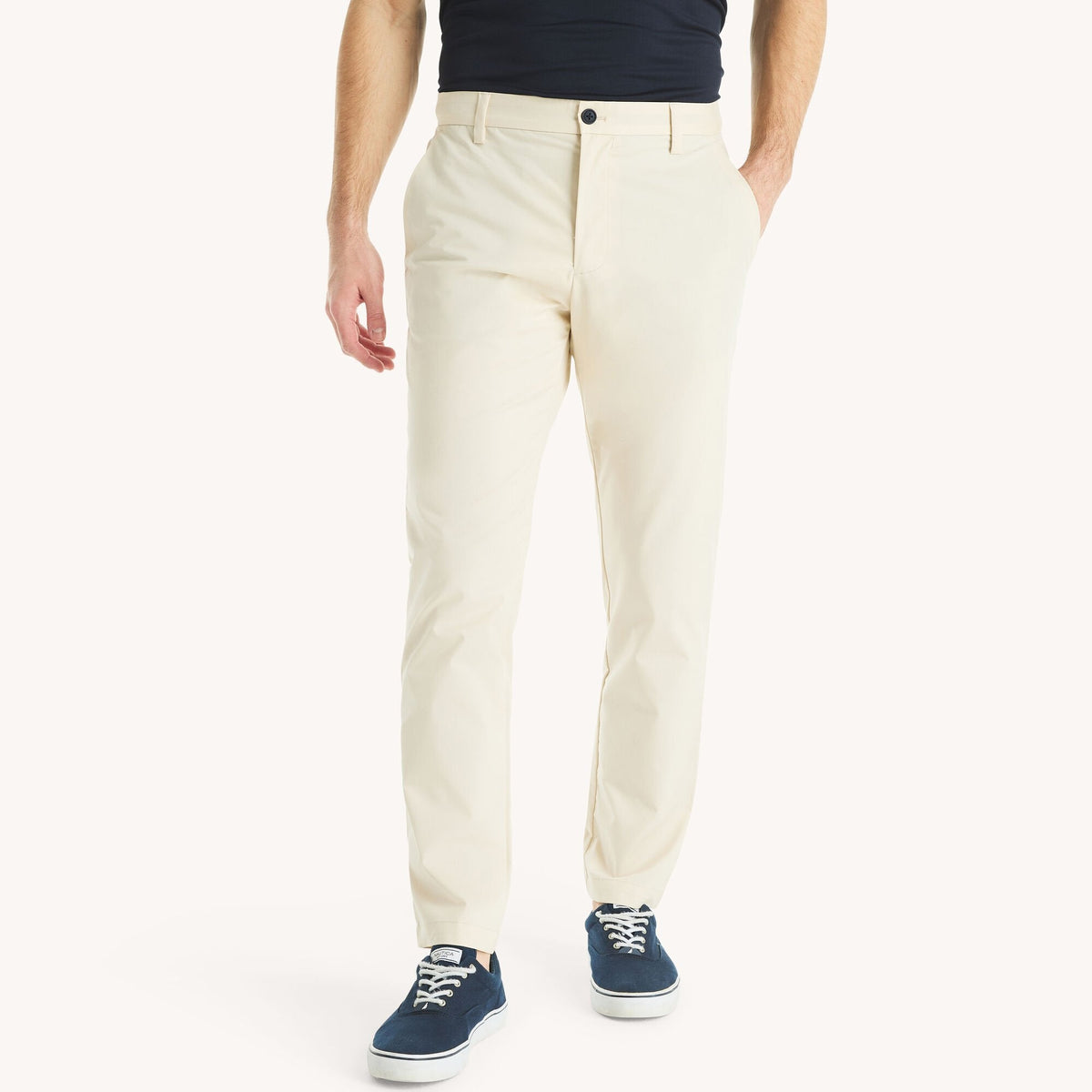 Pantalón de hombre de corte ajustado
