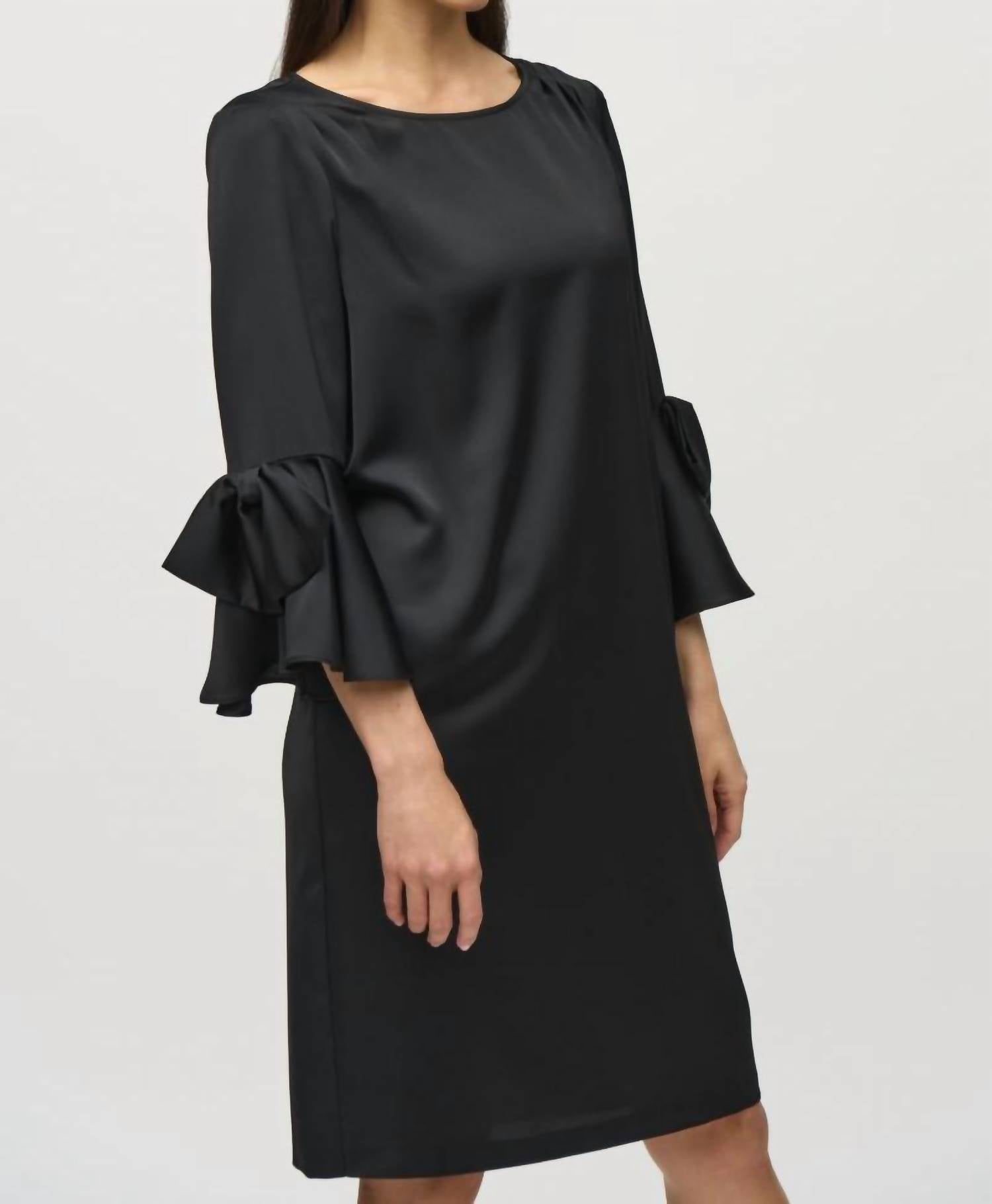 Vestido de satén con boleros color negro
