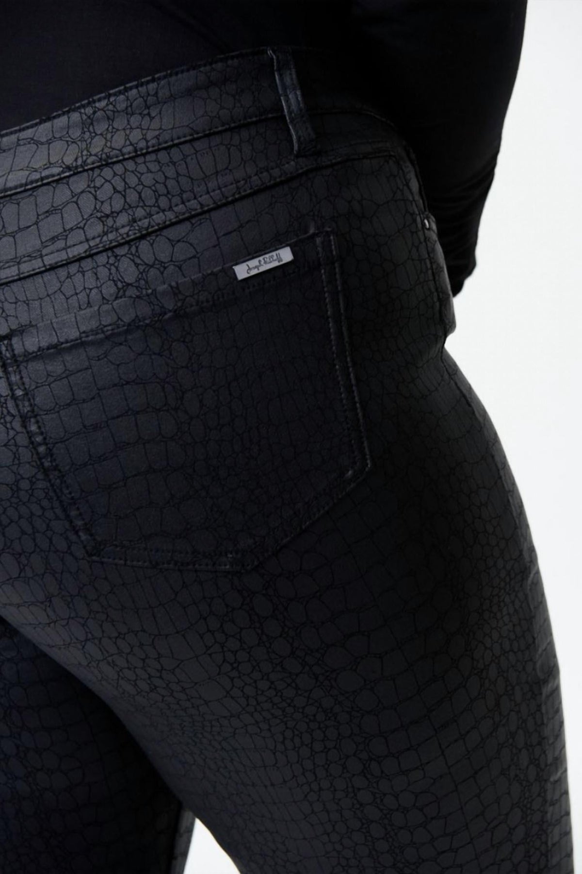Pantalón color negro