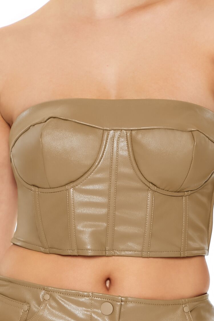 Top de efecto cuero