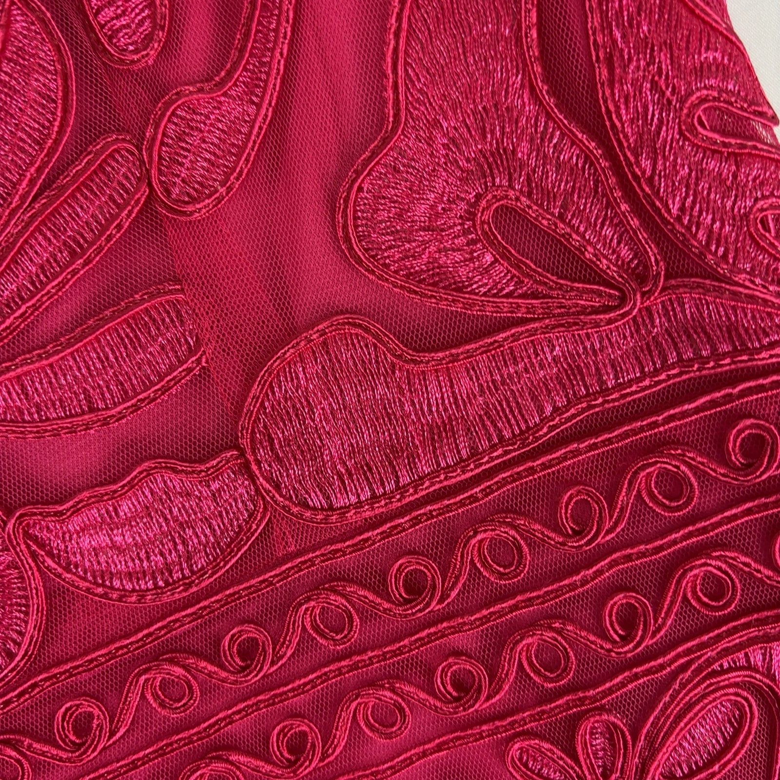 Vestido con bordado