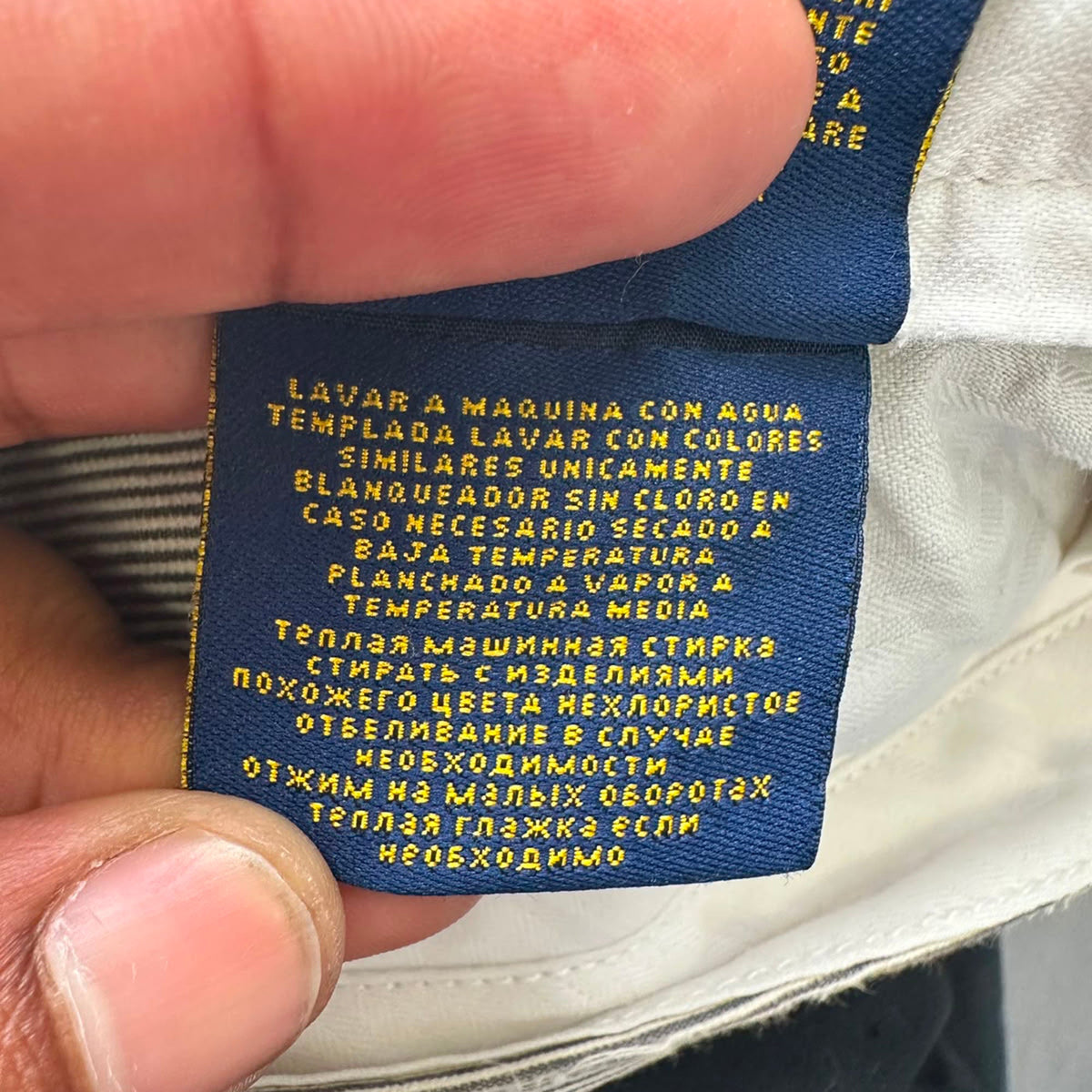 Short de algodón con bordado color gris