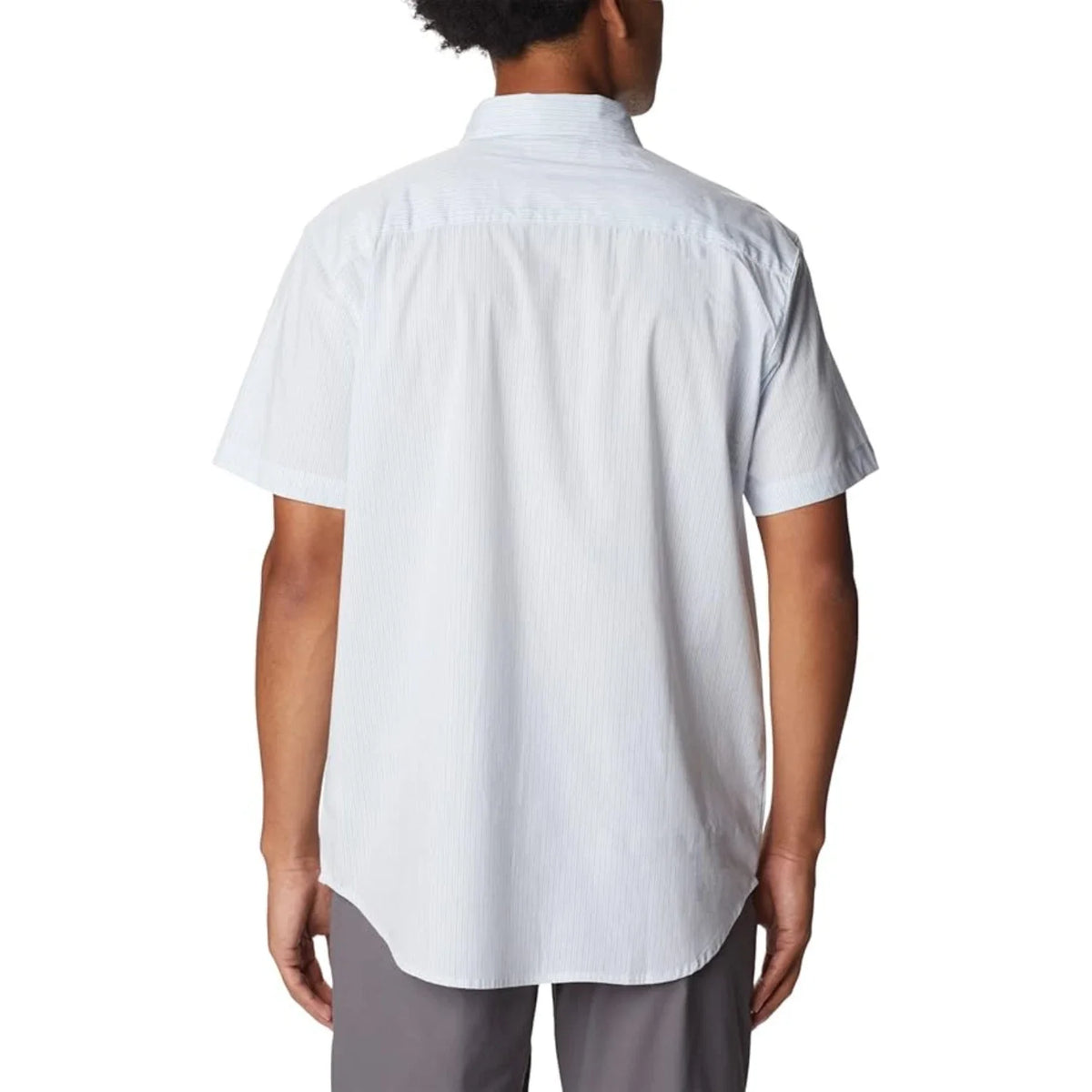 Camisa de hombre de manga corta a rayas color blanco