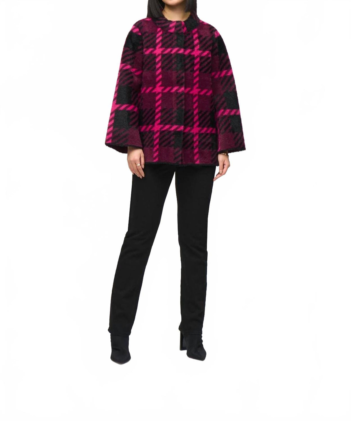 Chaqueta de manga larga color negro y rosado
