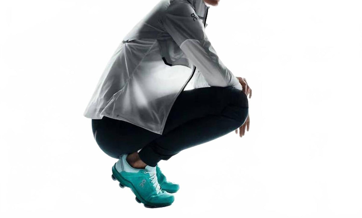 Chaqueta de mujer color blanco y gris