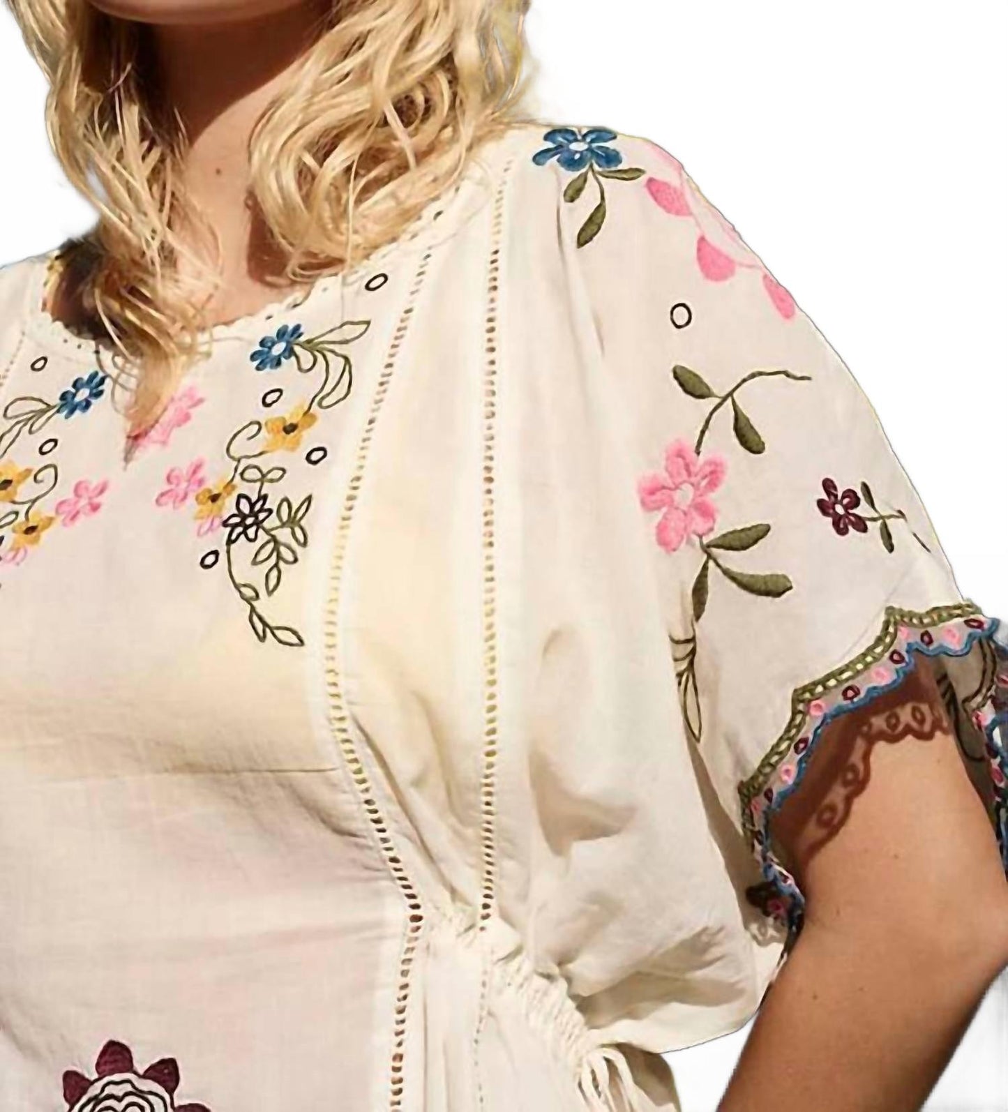Top con bordado color blanco
