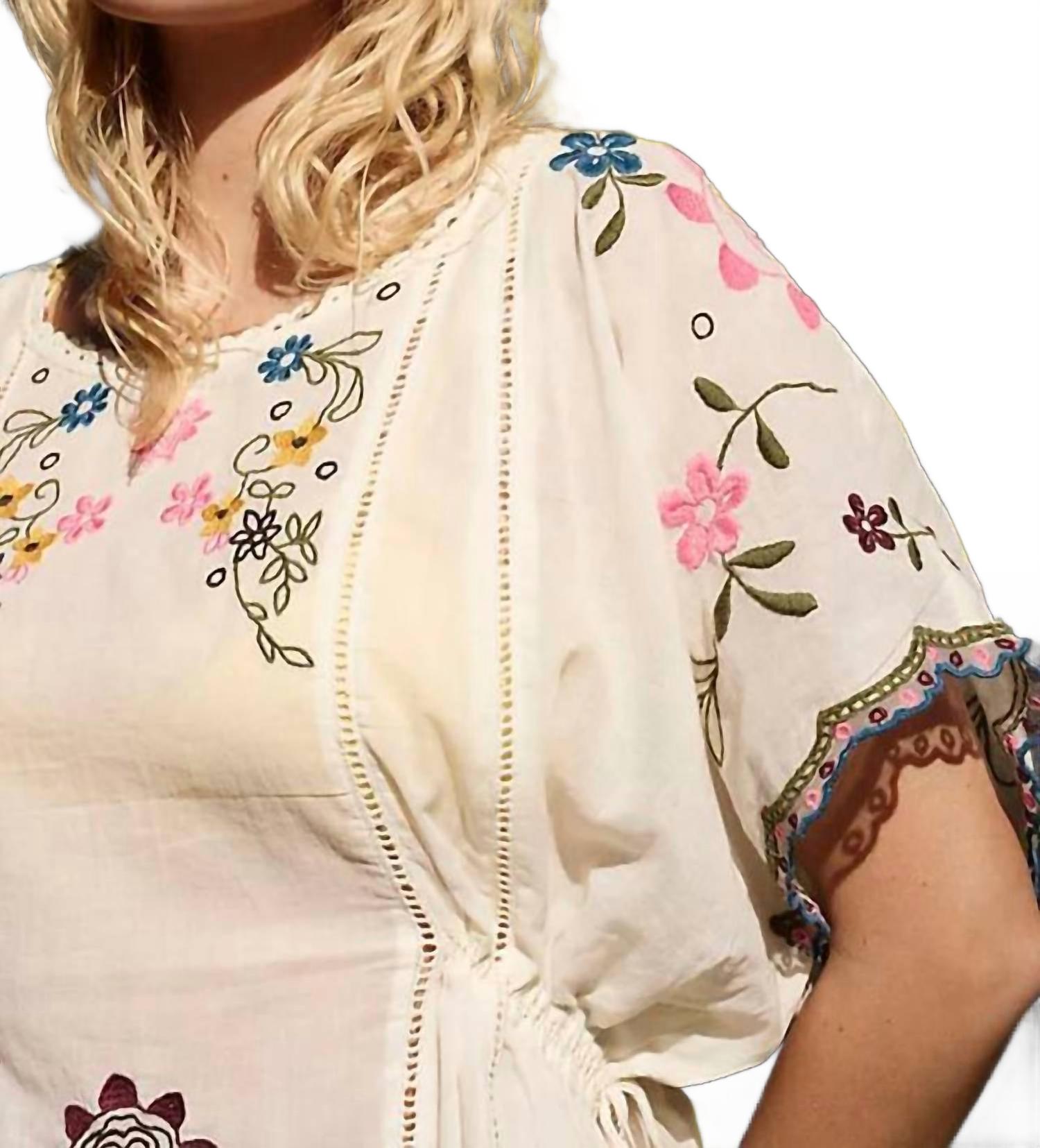 Top con bordado color blanco
