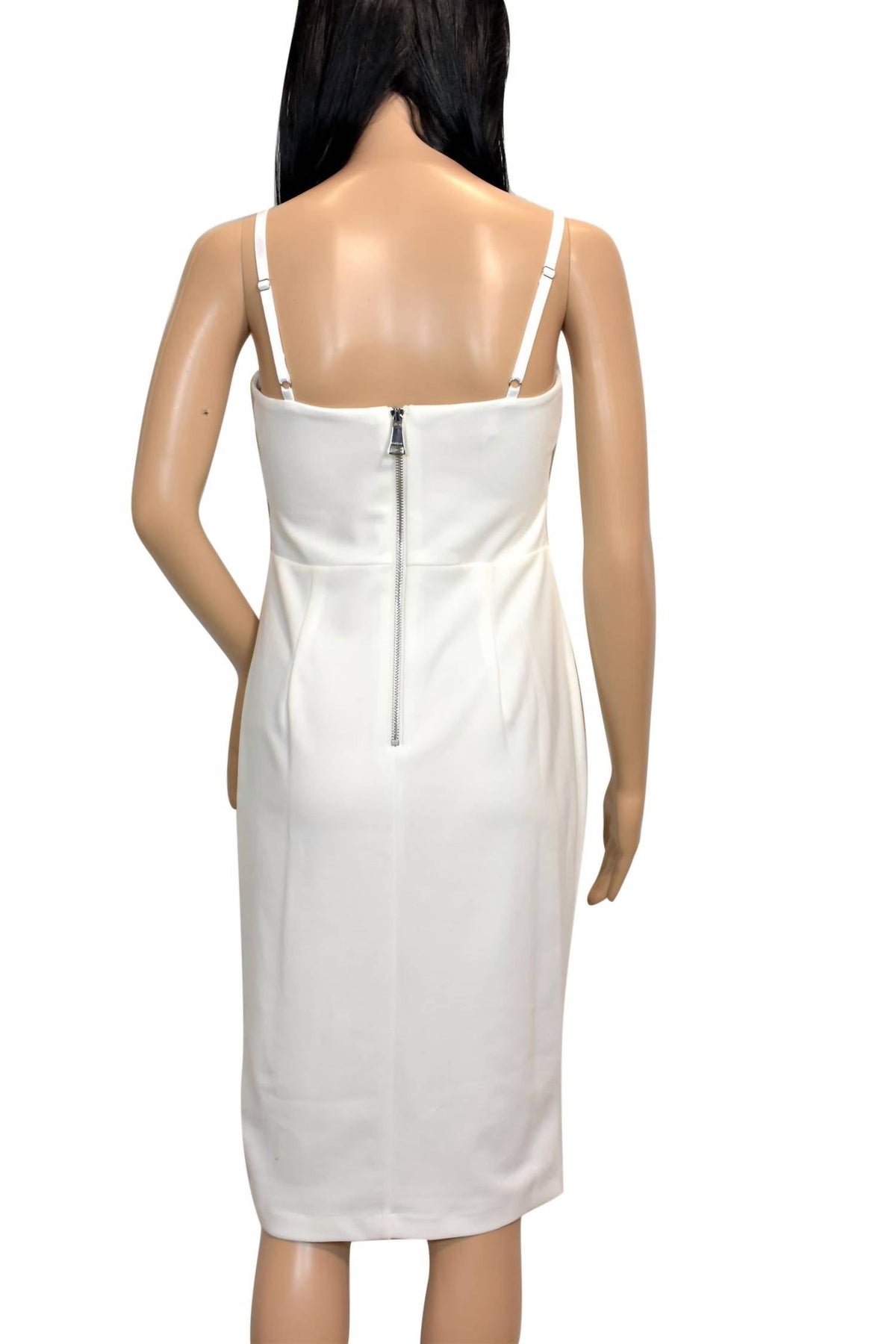 Vestido de mujer color blanco y marfil