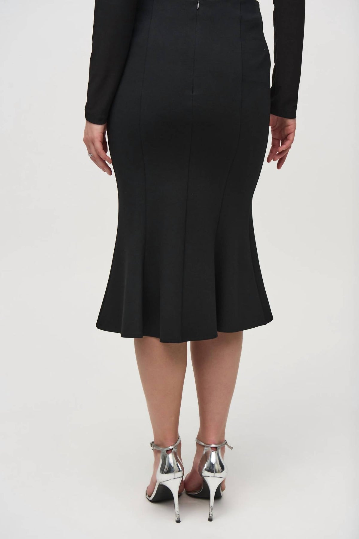 Falda color negro
