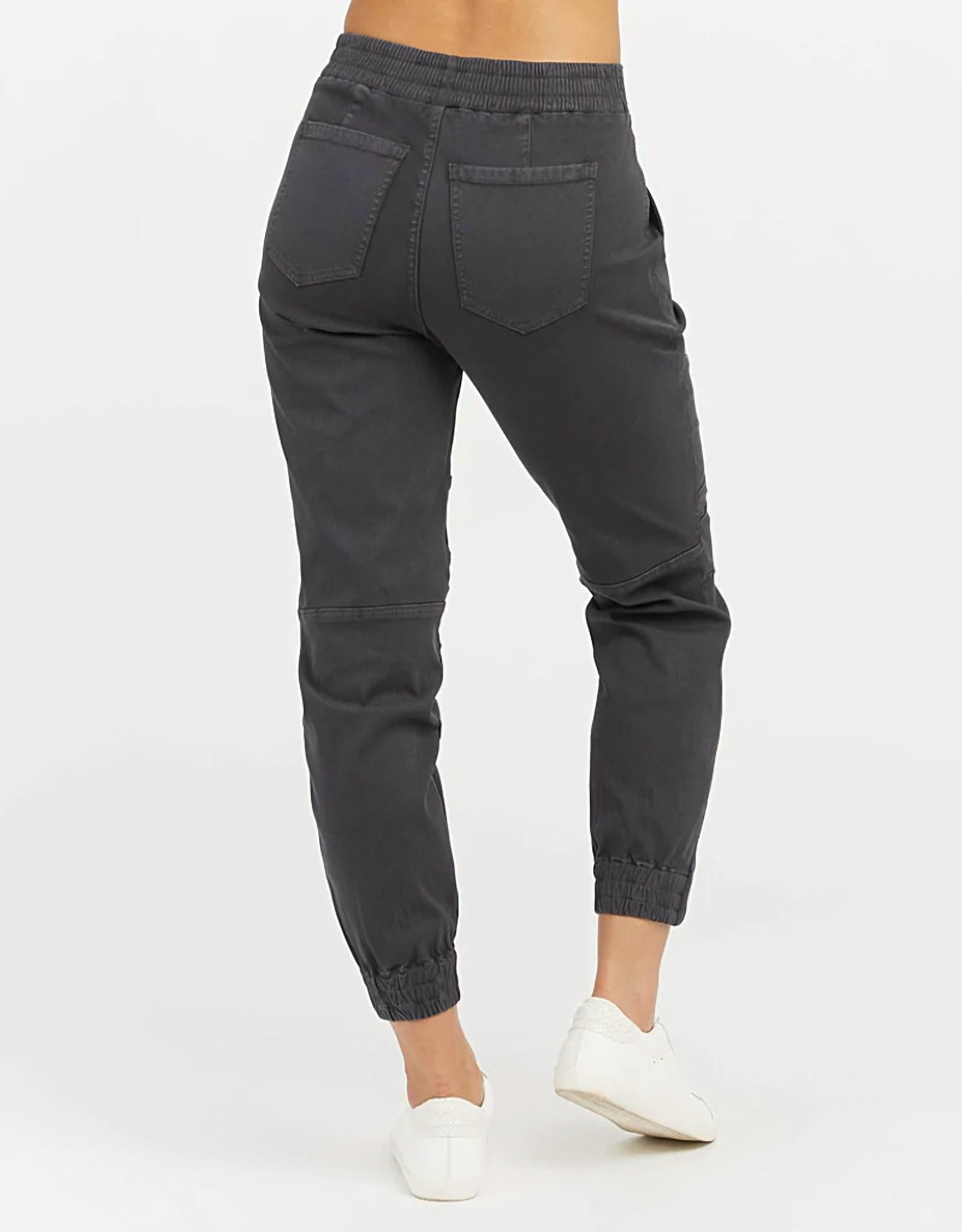 Pantalón deportivo color negro