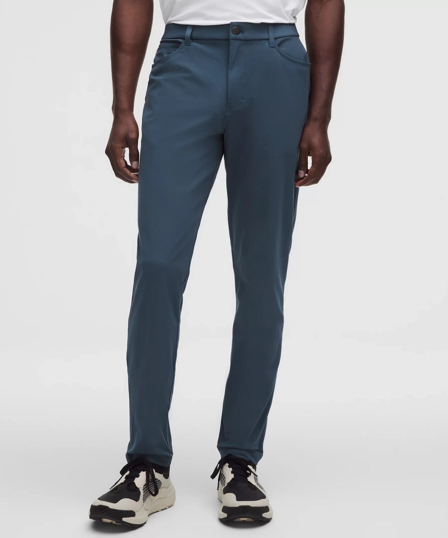 Pantalón de corte ajustado
