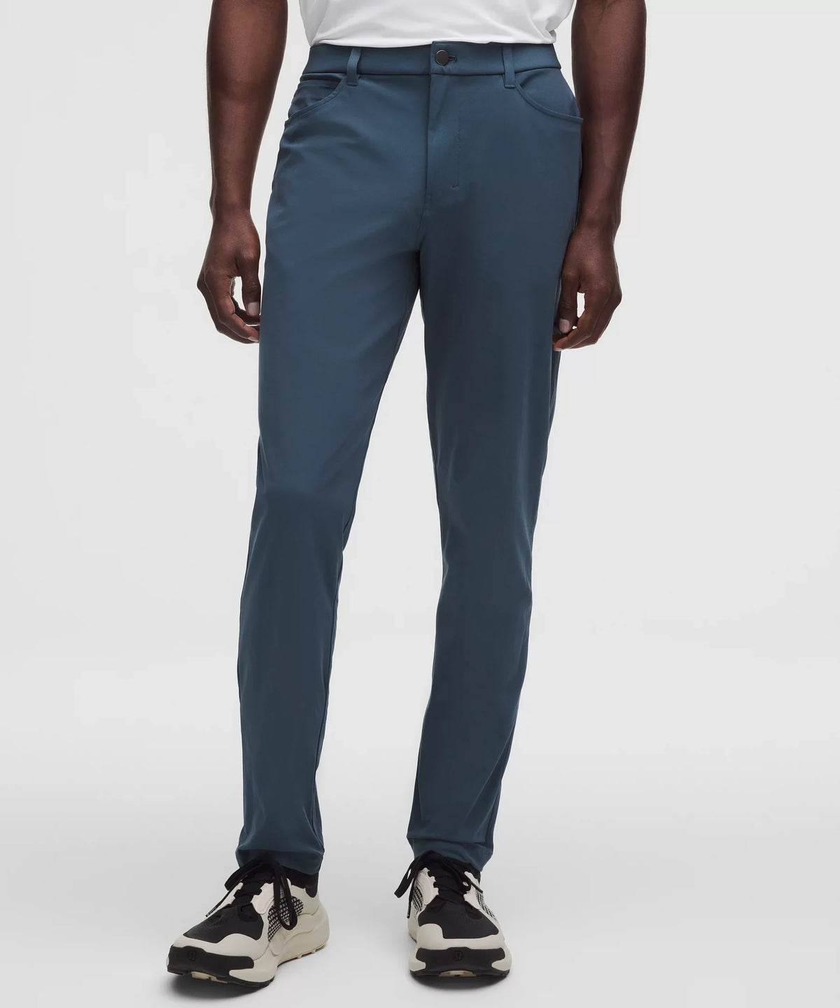 Pantalón de corte ajustado