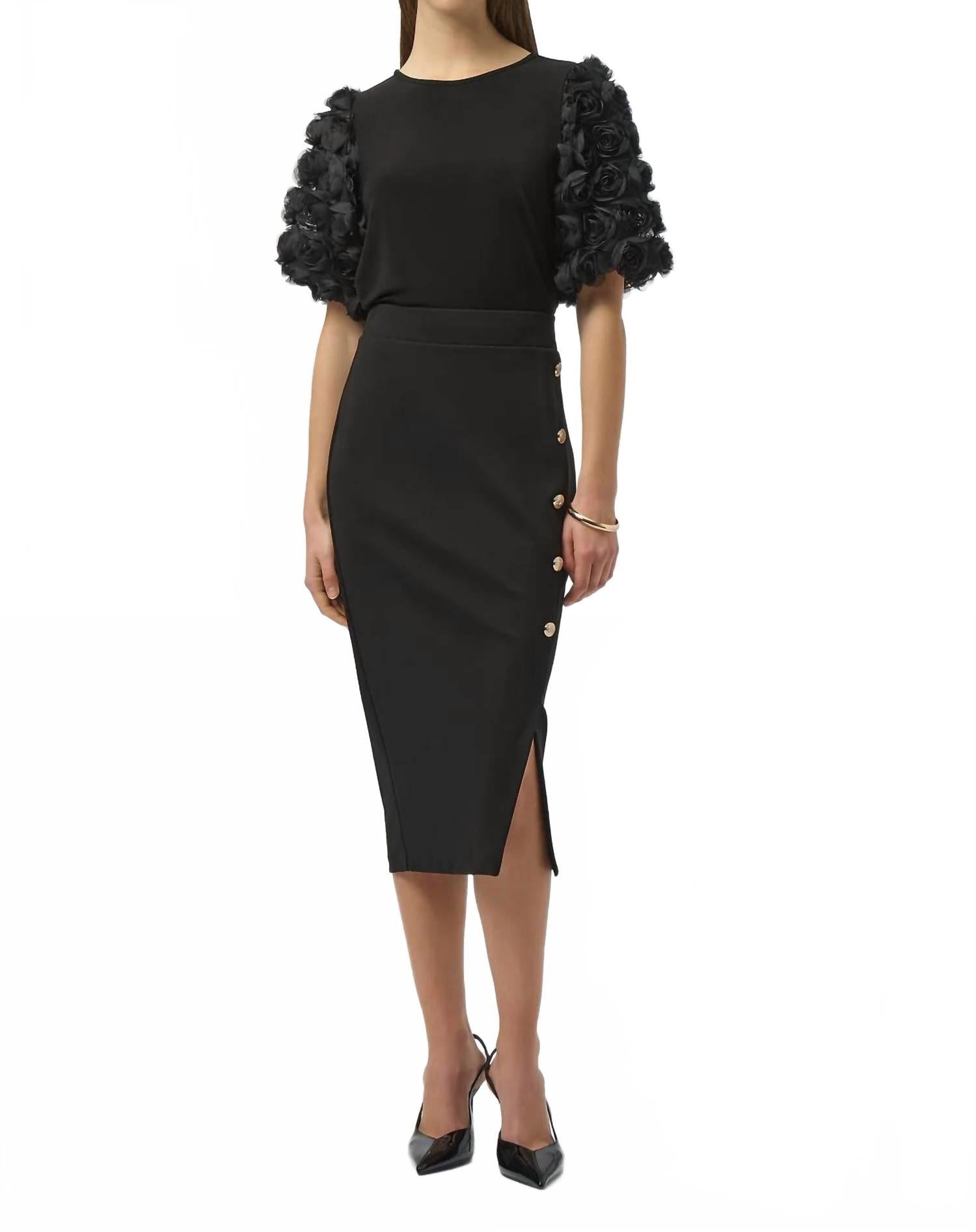 Top con bordado color negro
