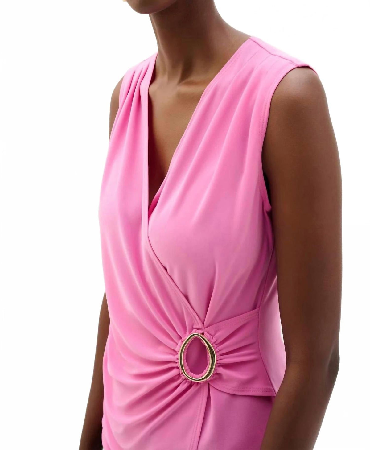 Suéter sin mangas con cuello en V color rosado