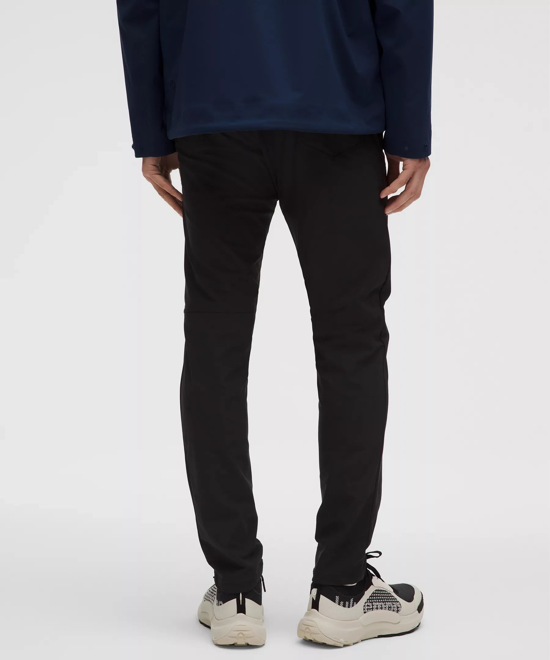 Pantalón de corte ajustado