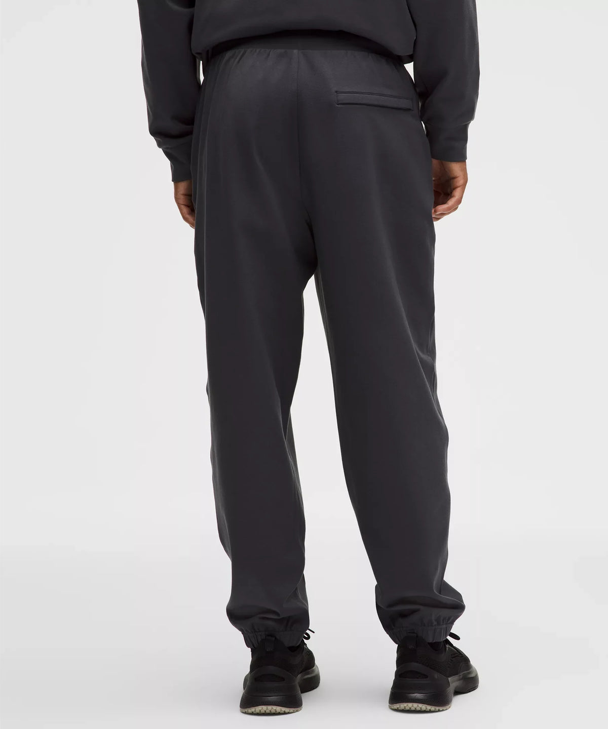Pantalón deportivo de corte amplio