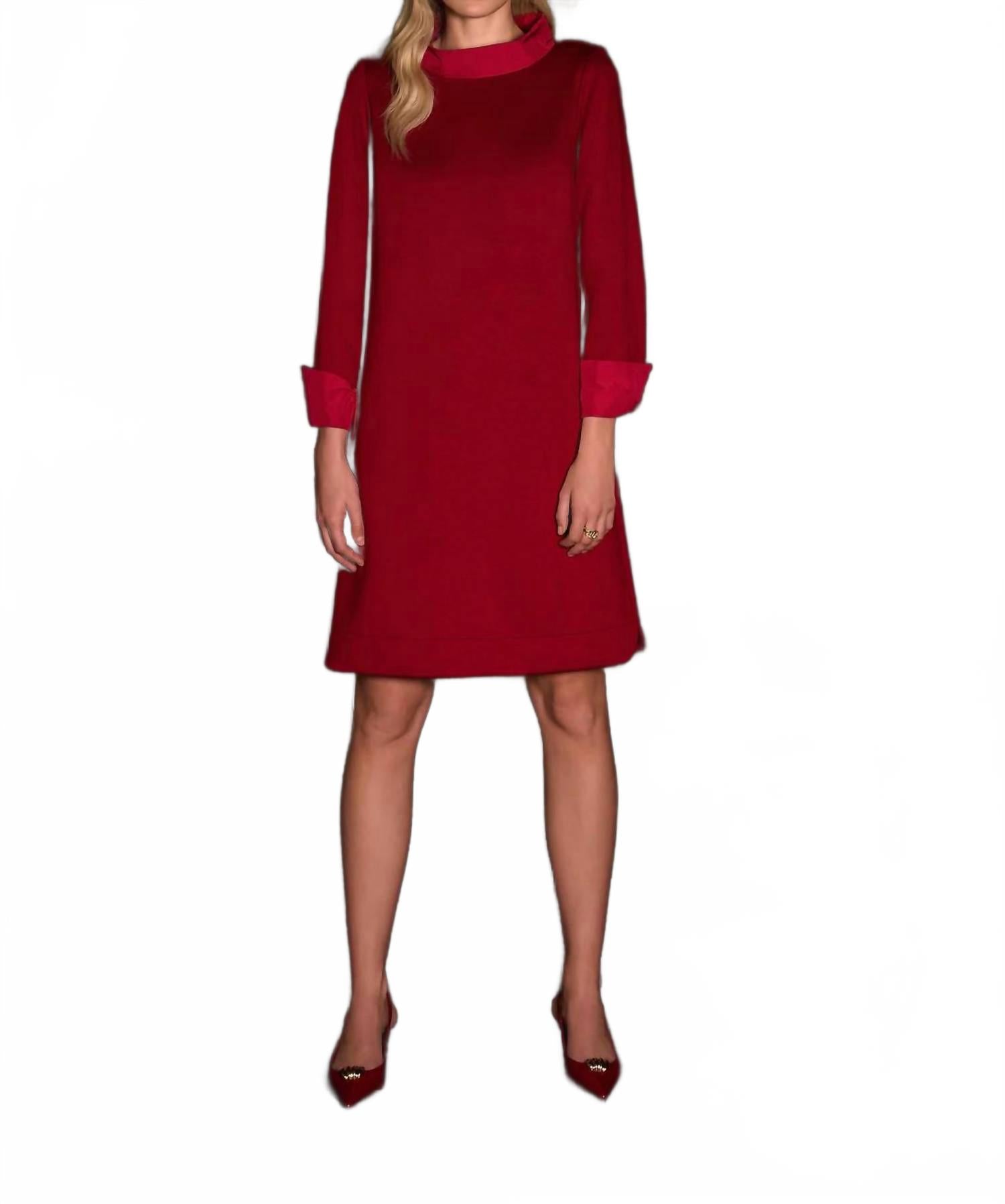 Vestido con cuello alto