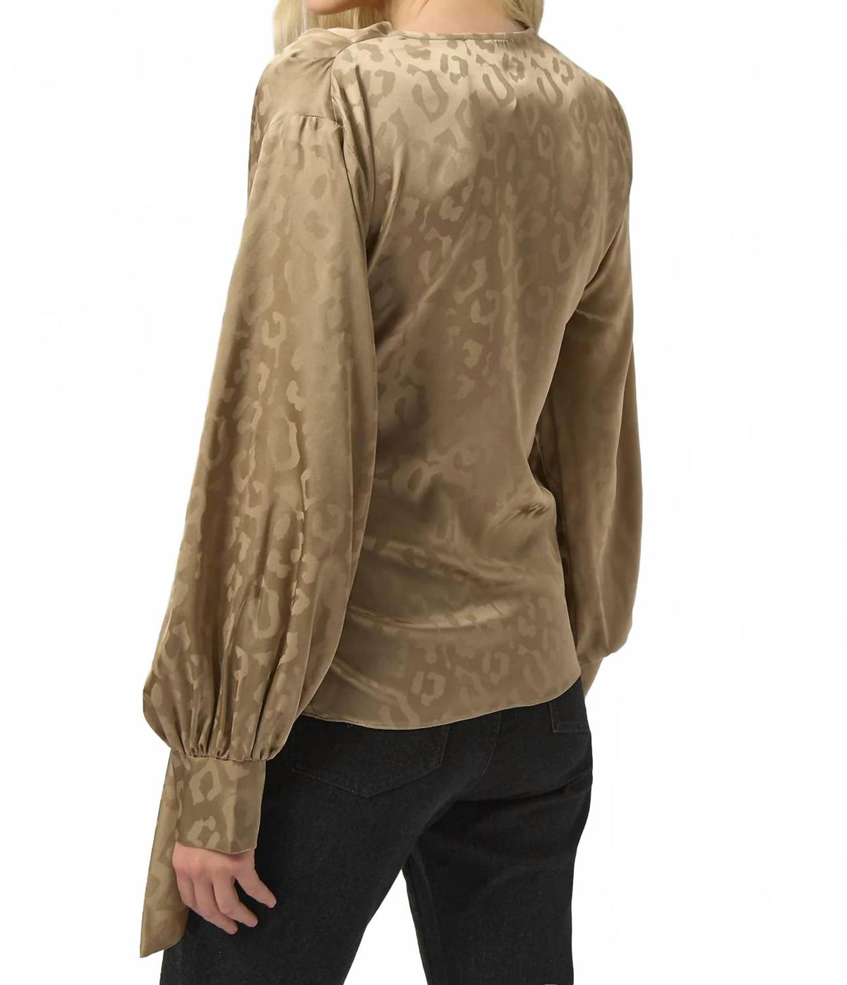 Top de satén color taupe