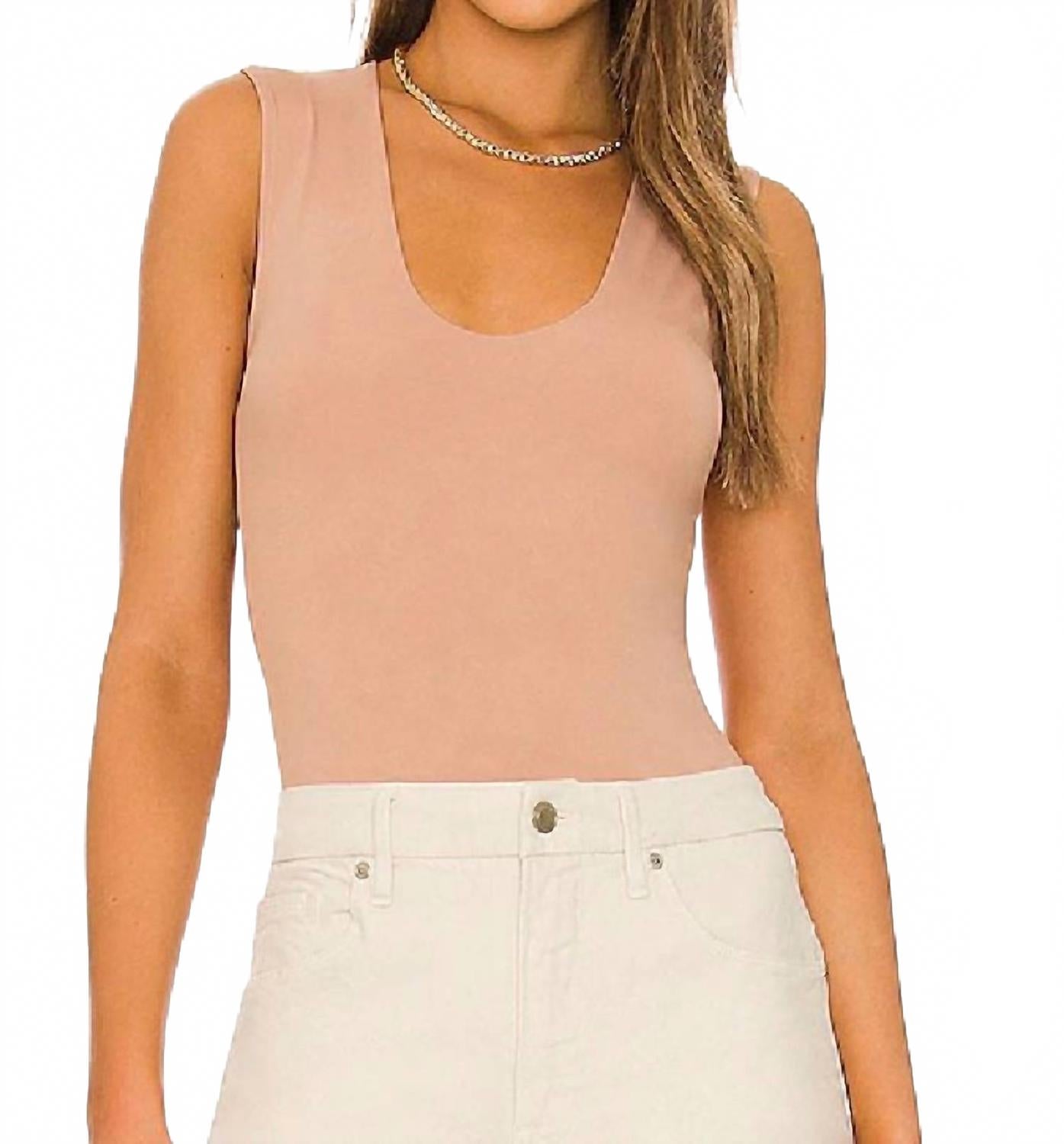 Camiseta sin mangas color beige