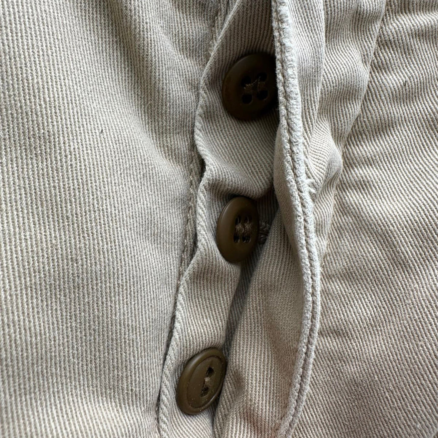 Short de algodón color beige
