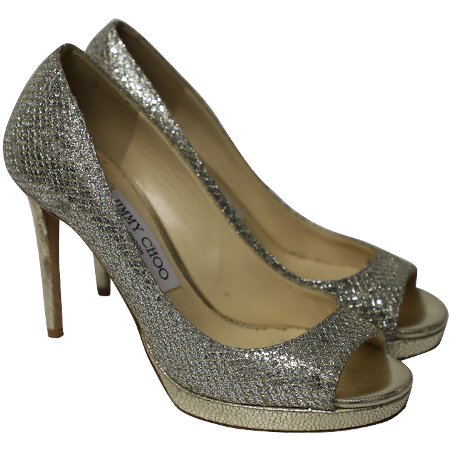 Tacones de cuero color dorado