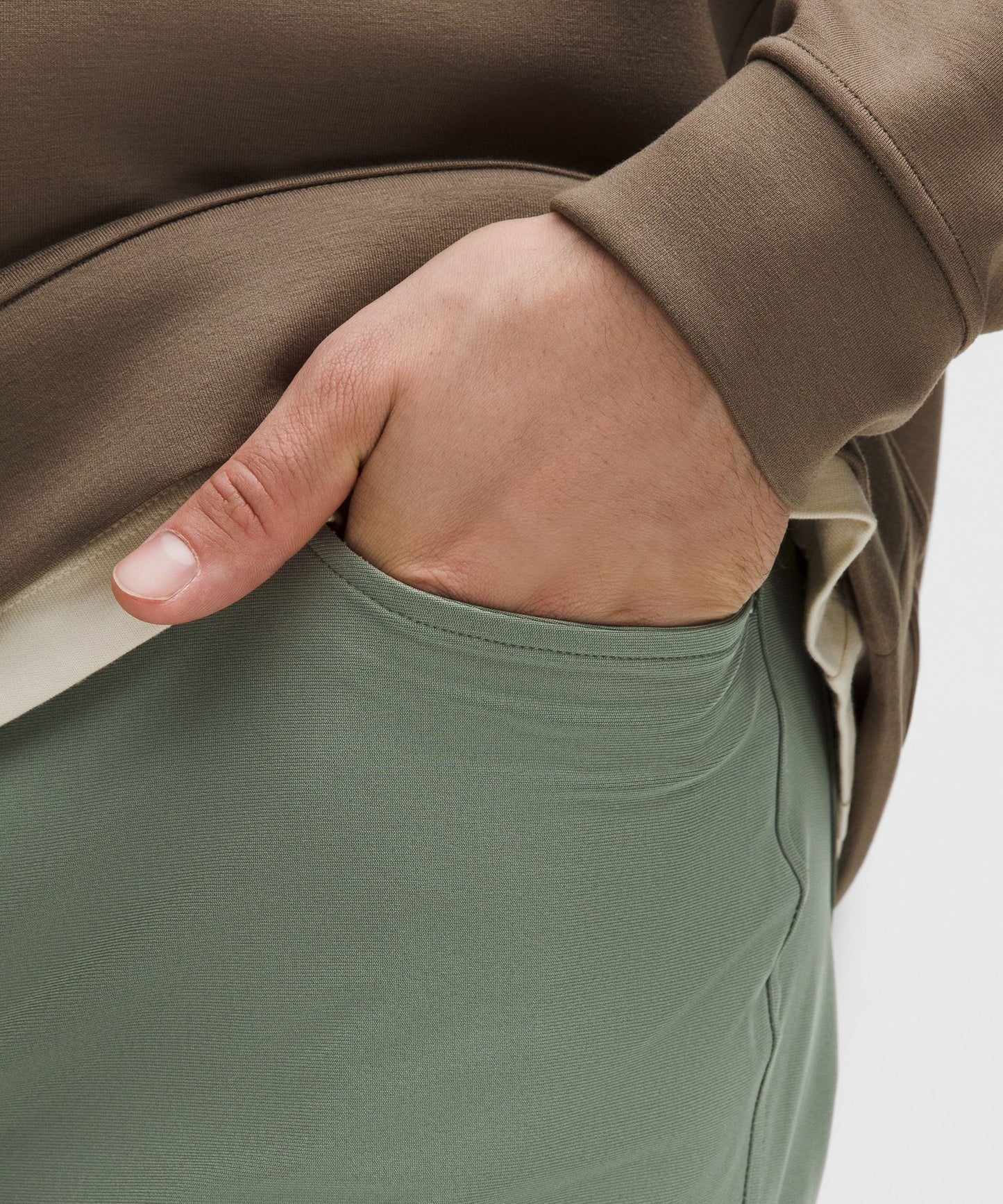 Pantalón de corte ajustado