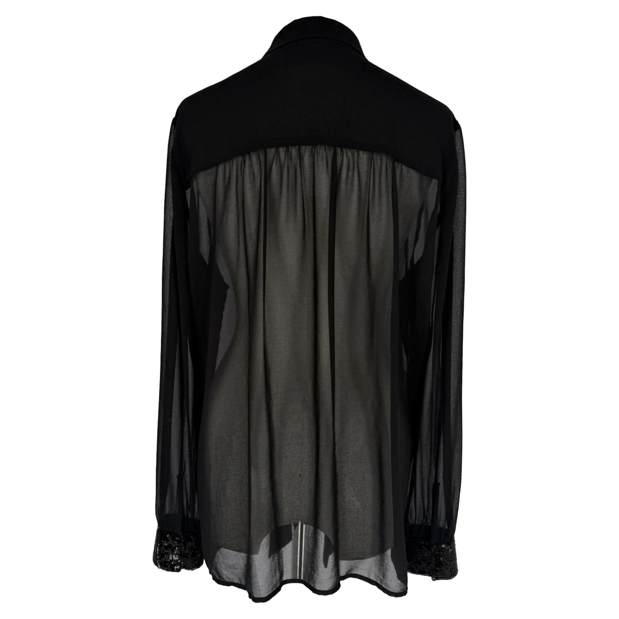 Blusa de gasa color negro