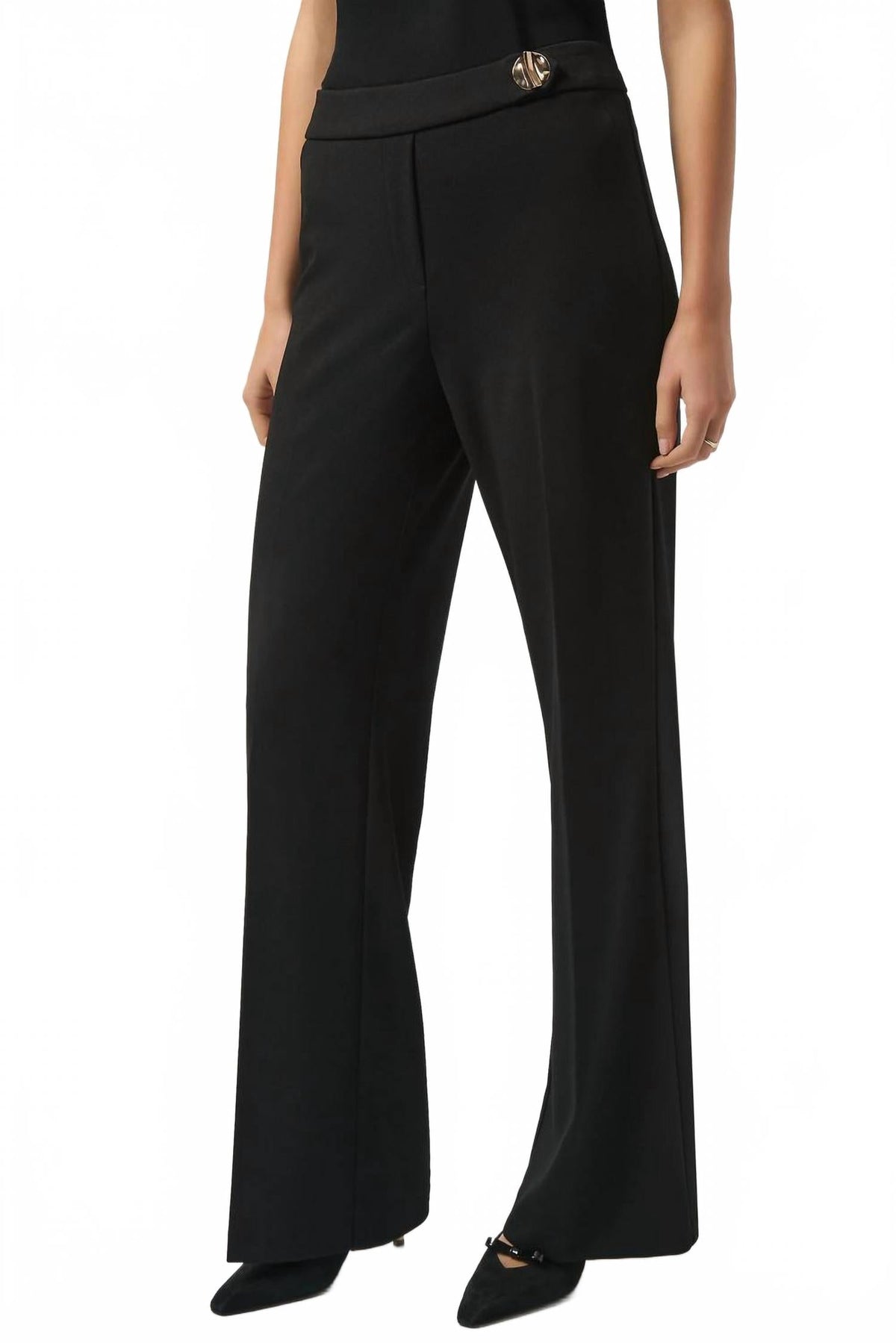 Pantalón de tiro medio color negro