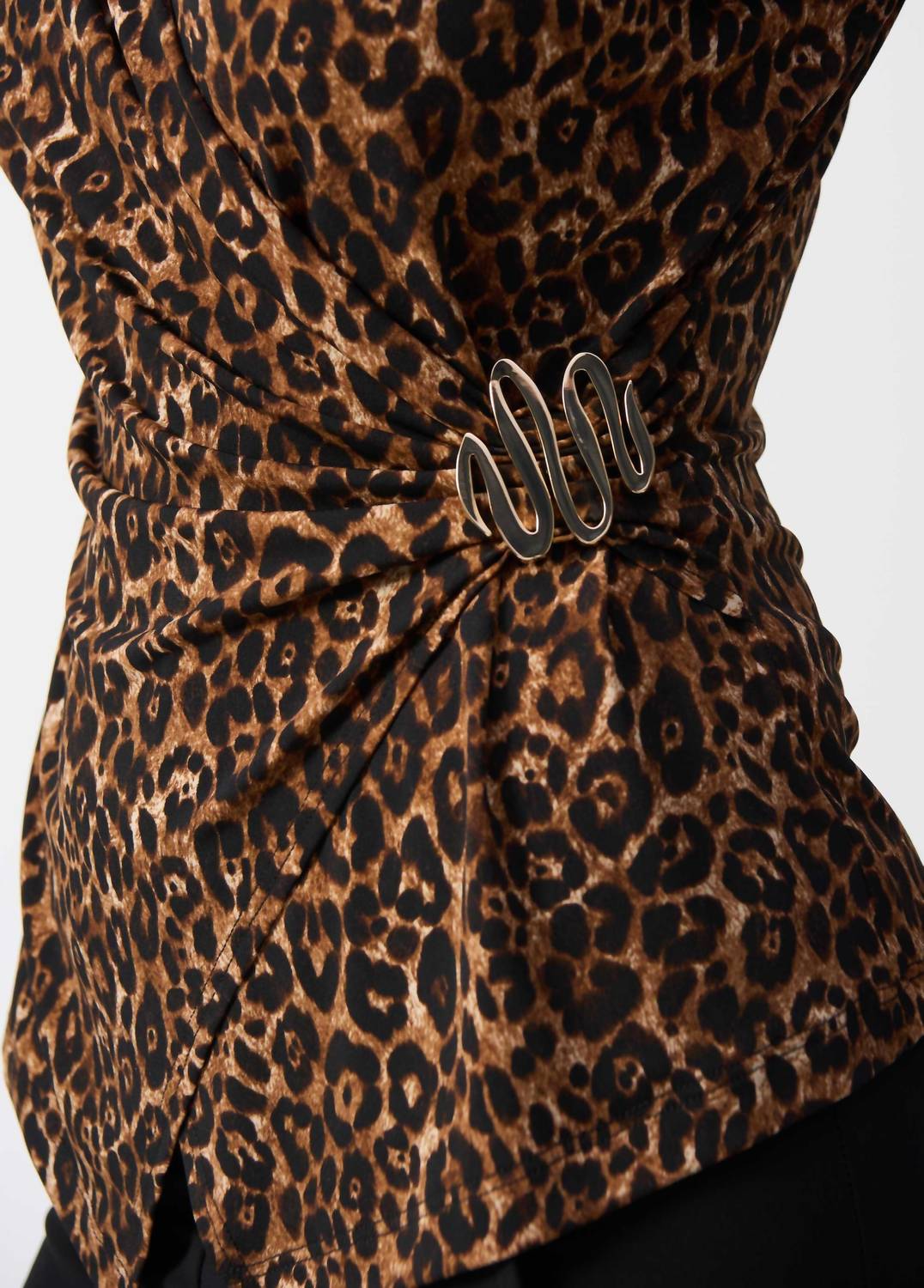 Top con estampado animal