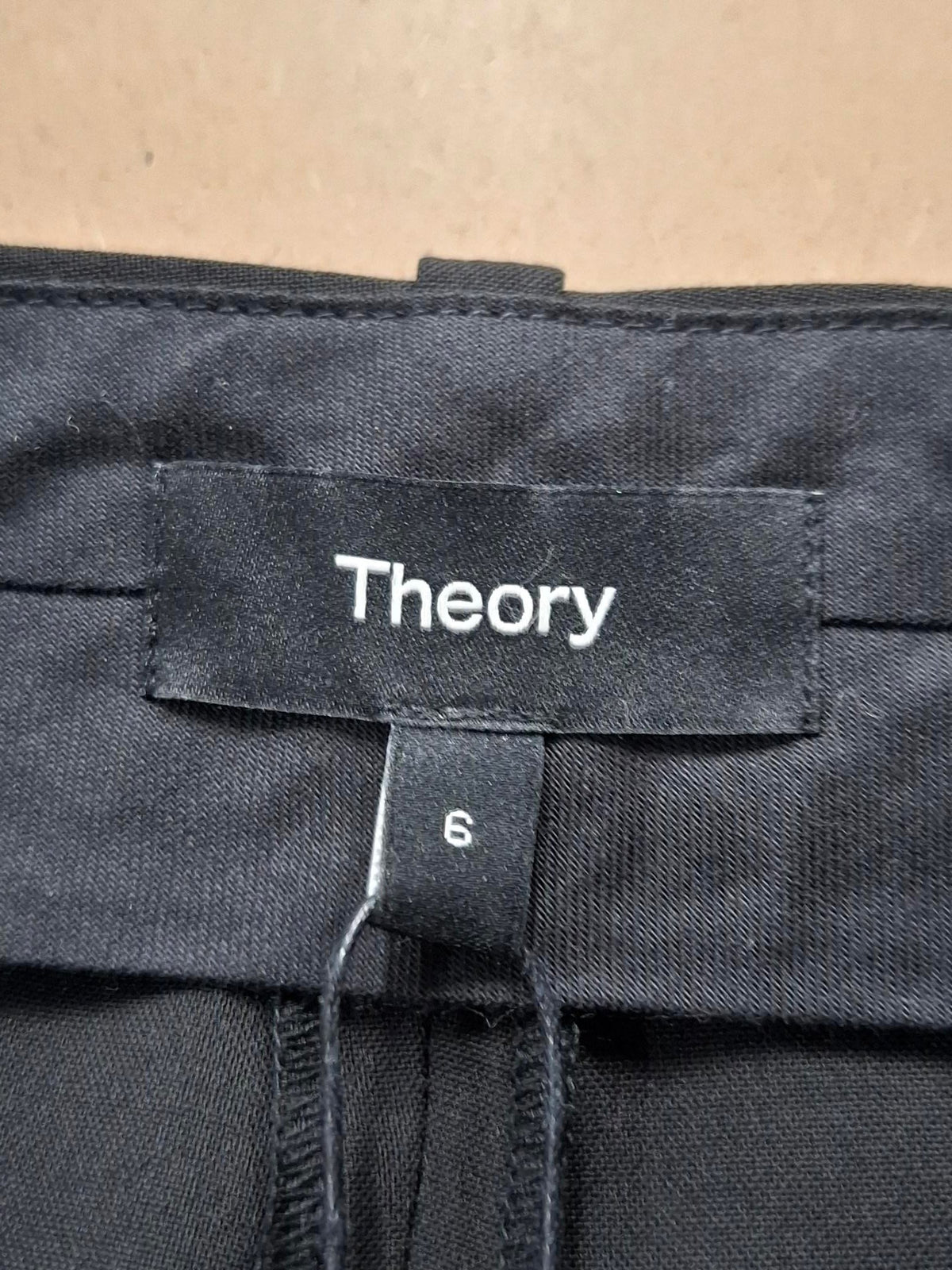 Pantalón de lino de corte recto color negro