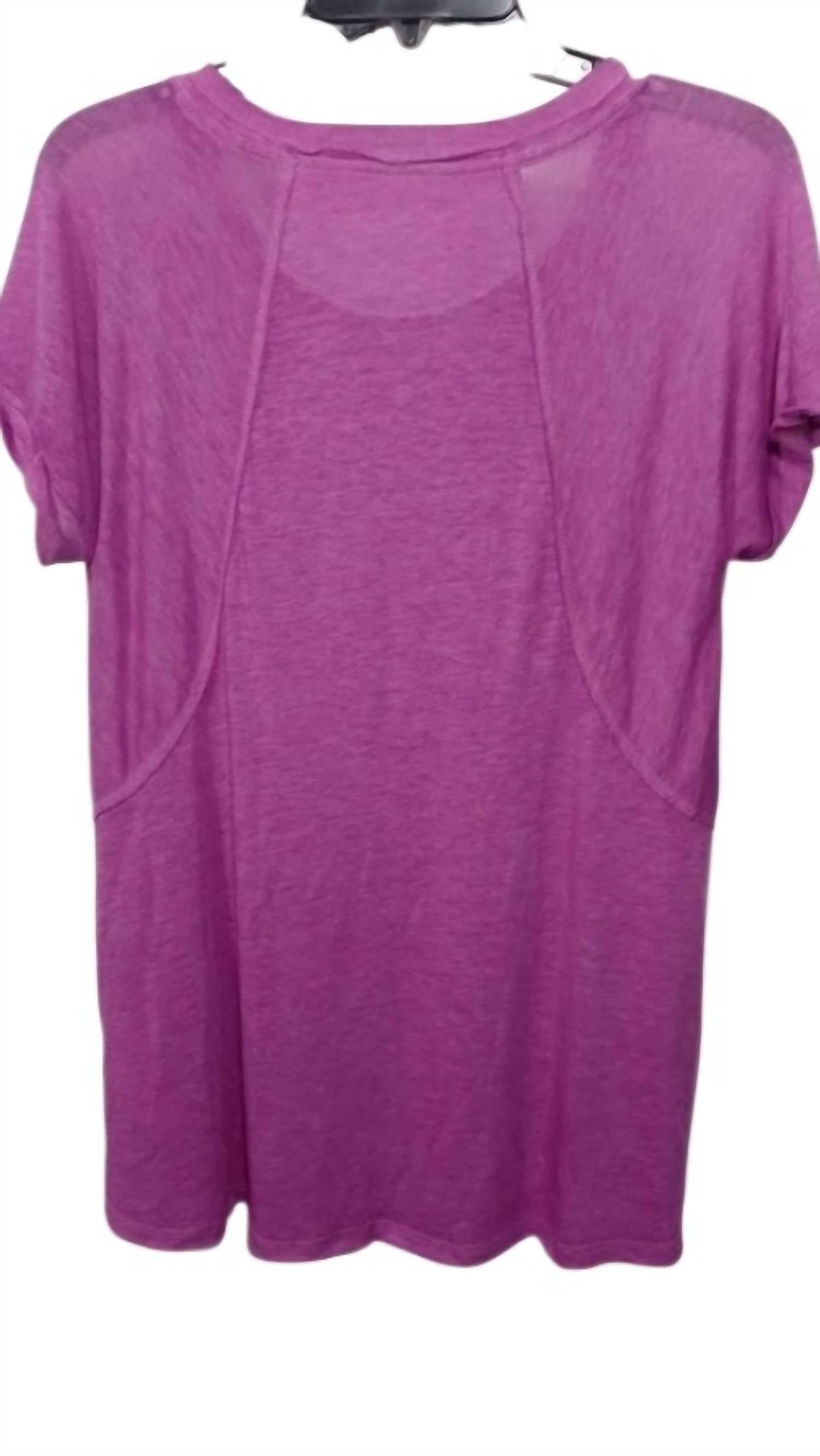 Camiseta de mujer color violeta