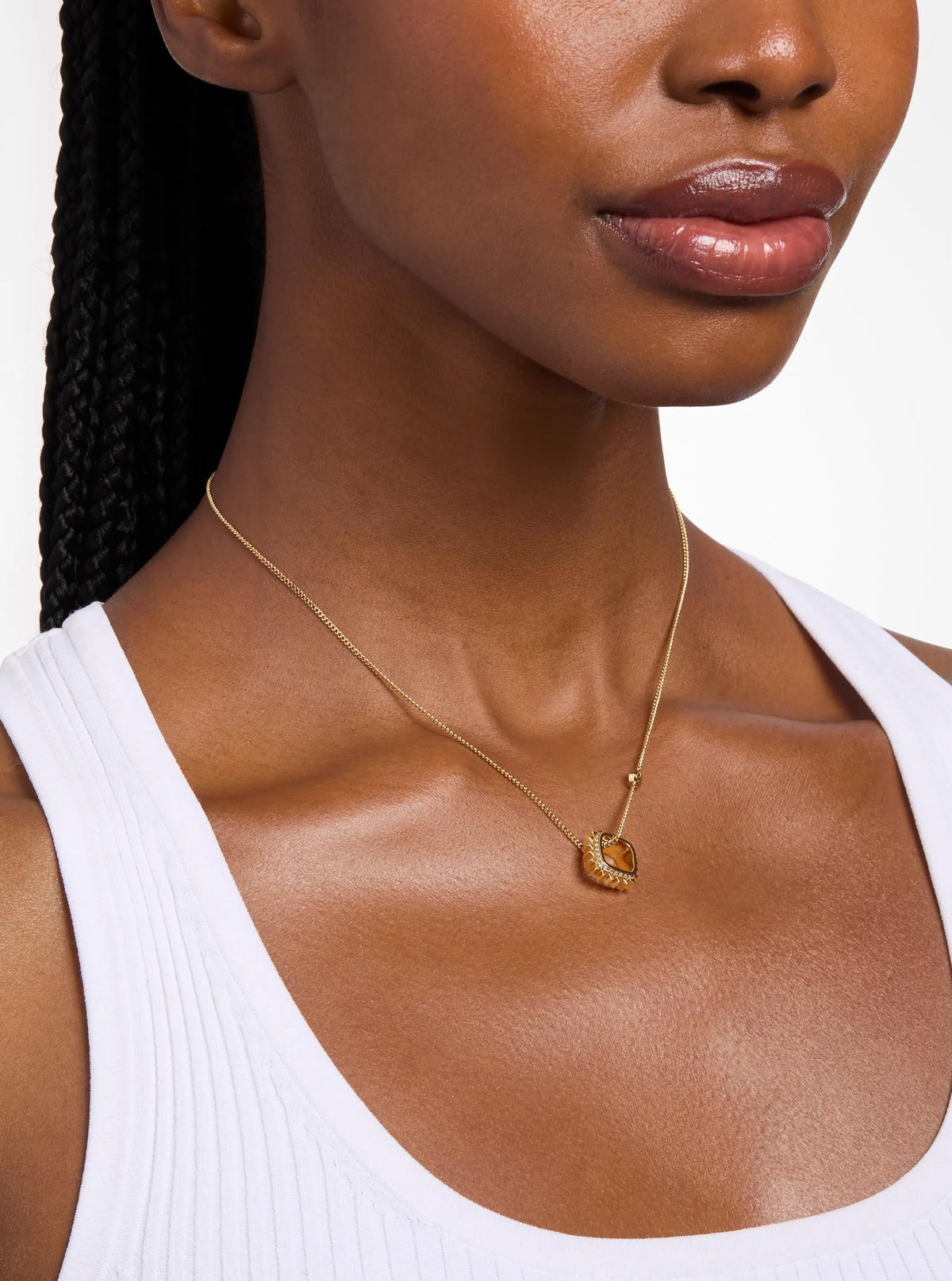 Collar color dorado