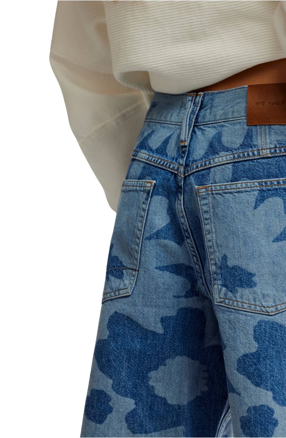 Short de mezclilla con estampado