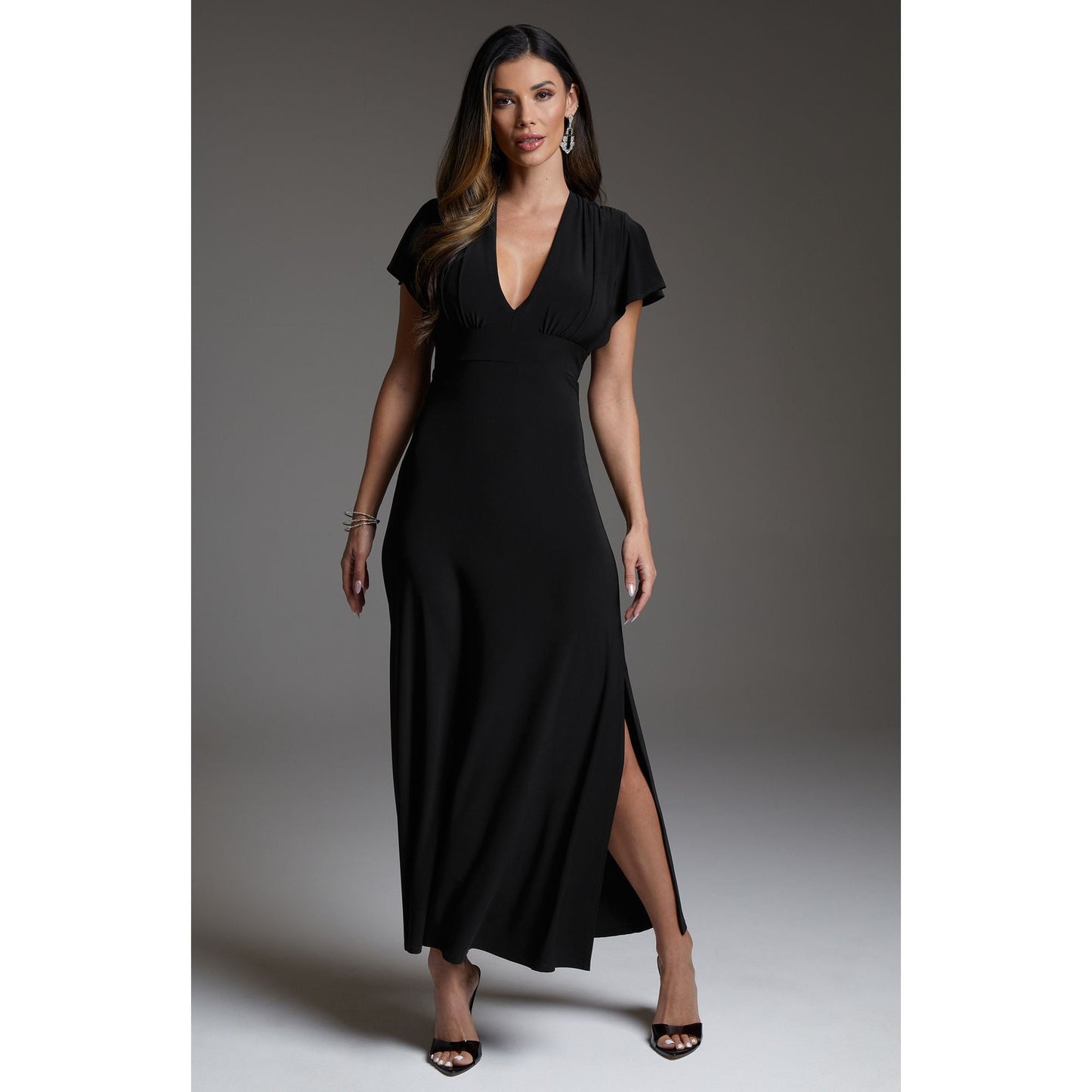 Vestido de mujer largo con cuello en V