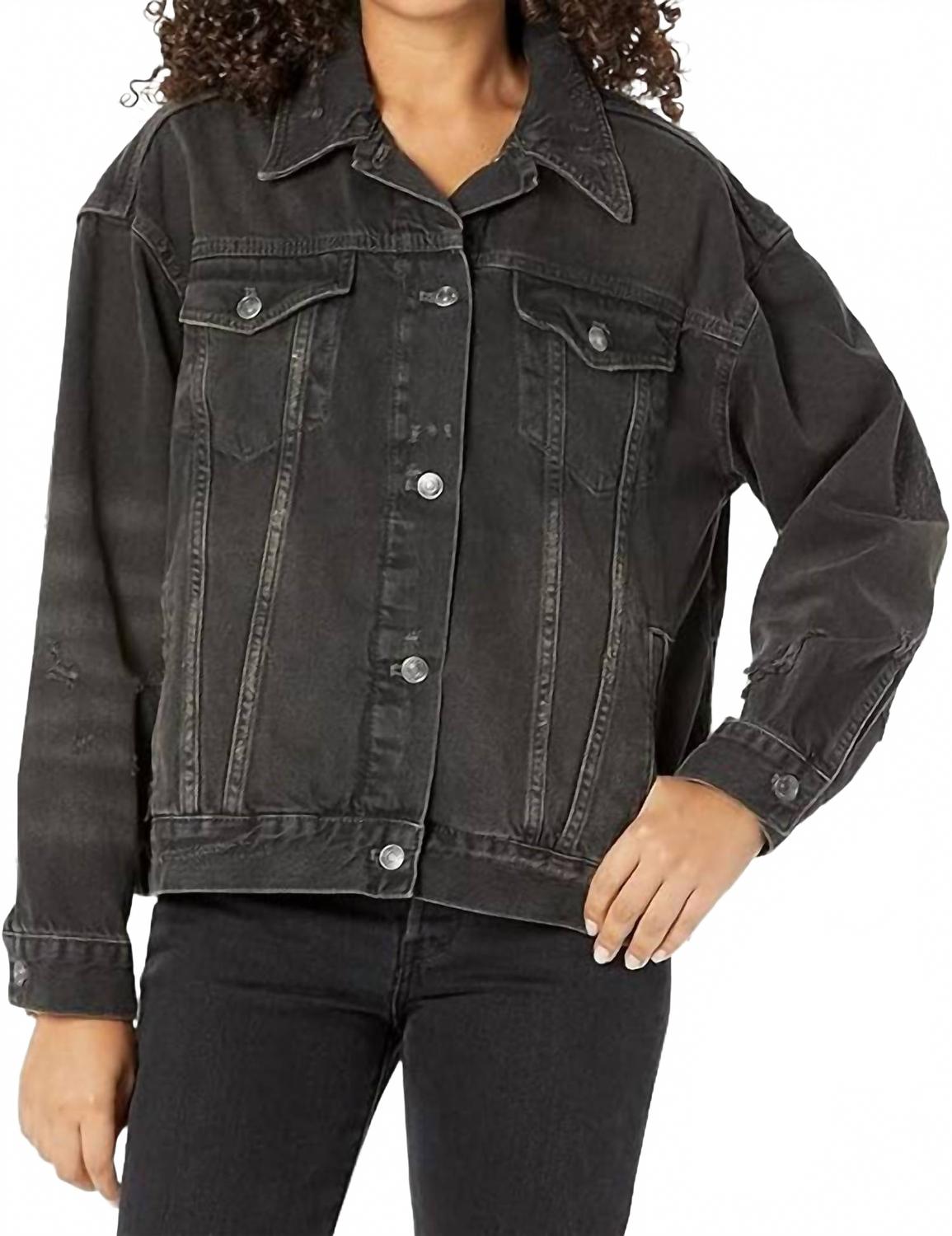 Chaqueta color negro