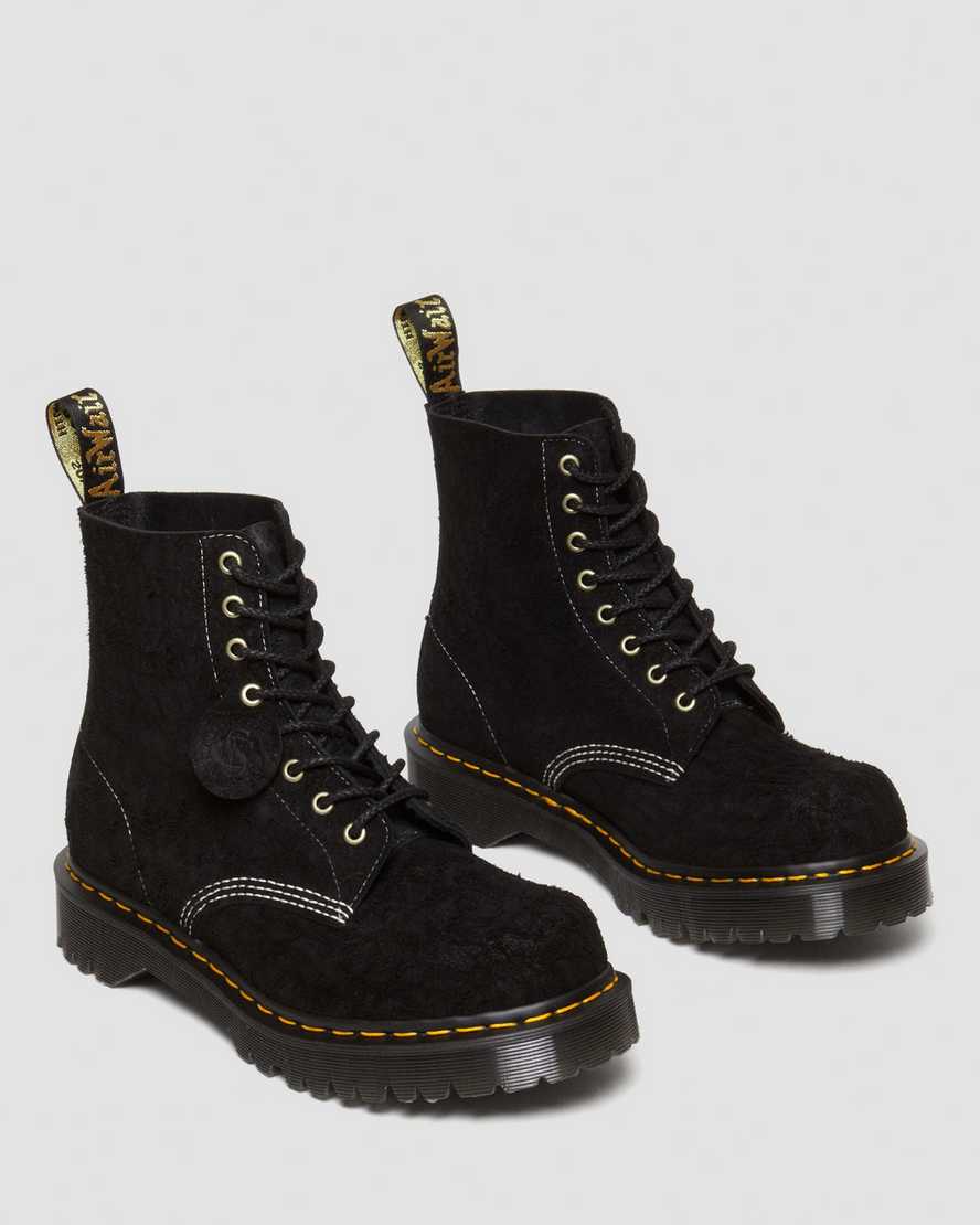 Botas de gamuza con cordones