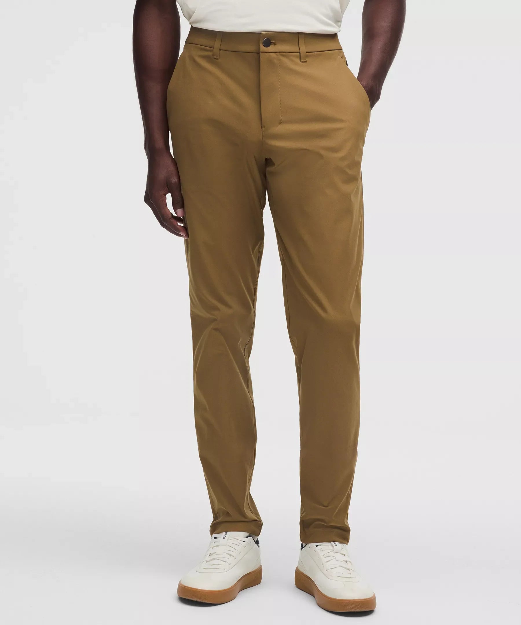 Pantalón de corte ajustado