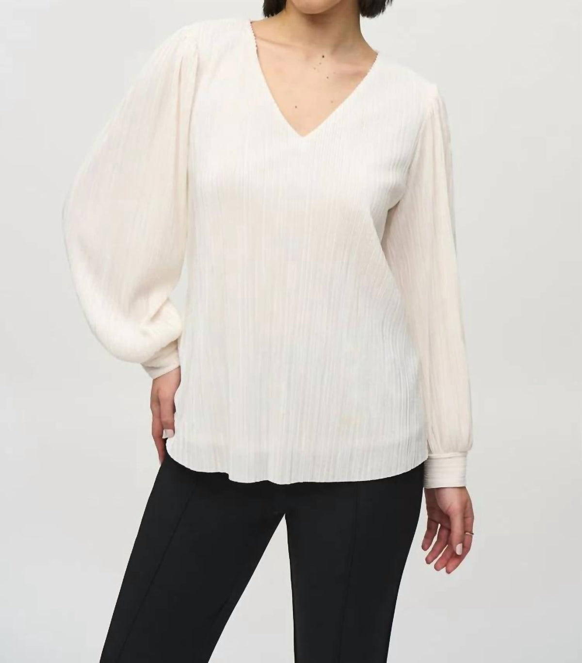 Top con pliegues color blanco