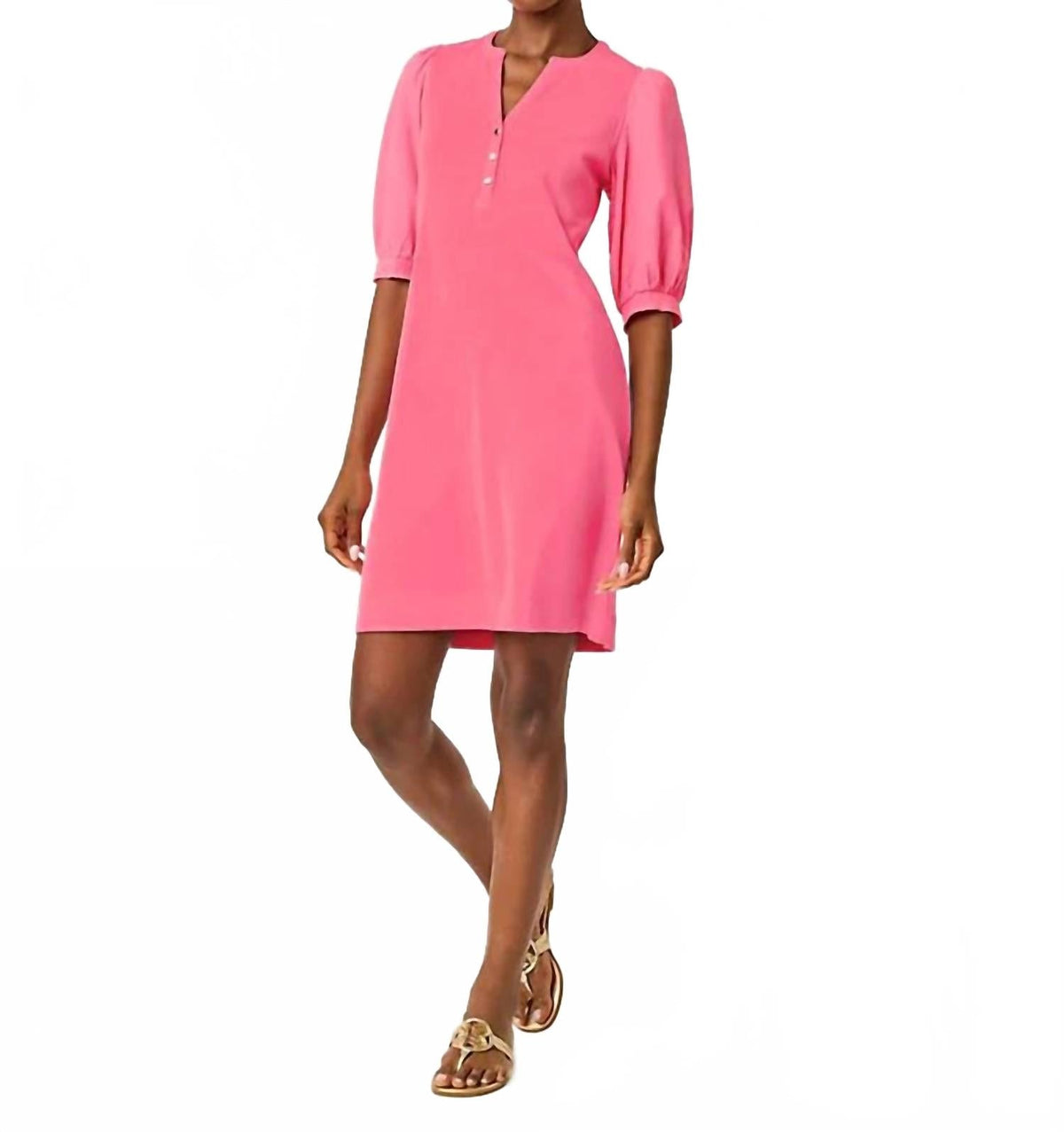 Vestido corto con cuello en V color rosado