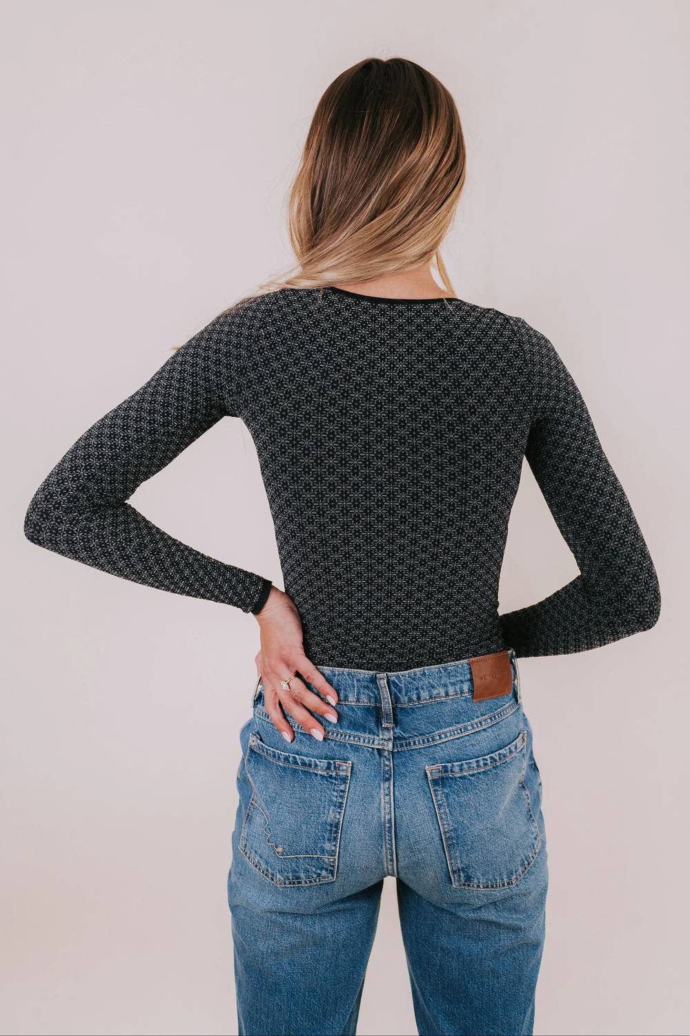 Top de manga larga color negro
