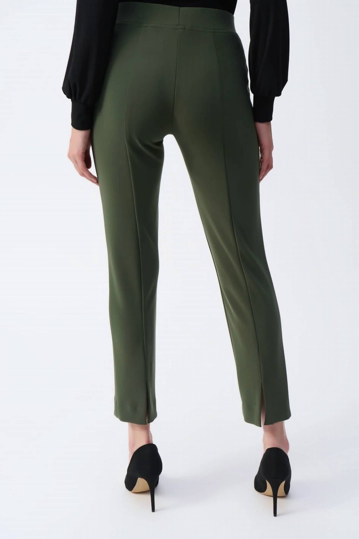 Pantalón de corte recto color verde