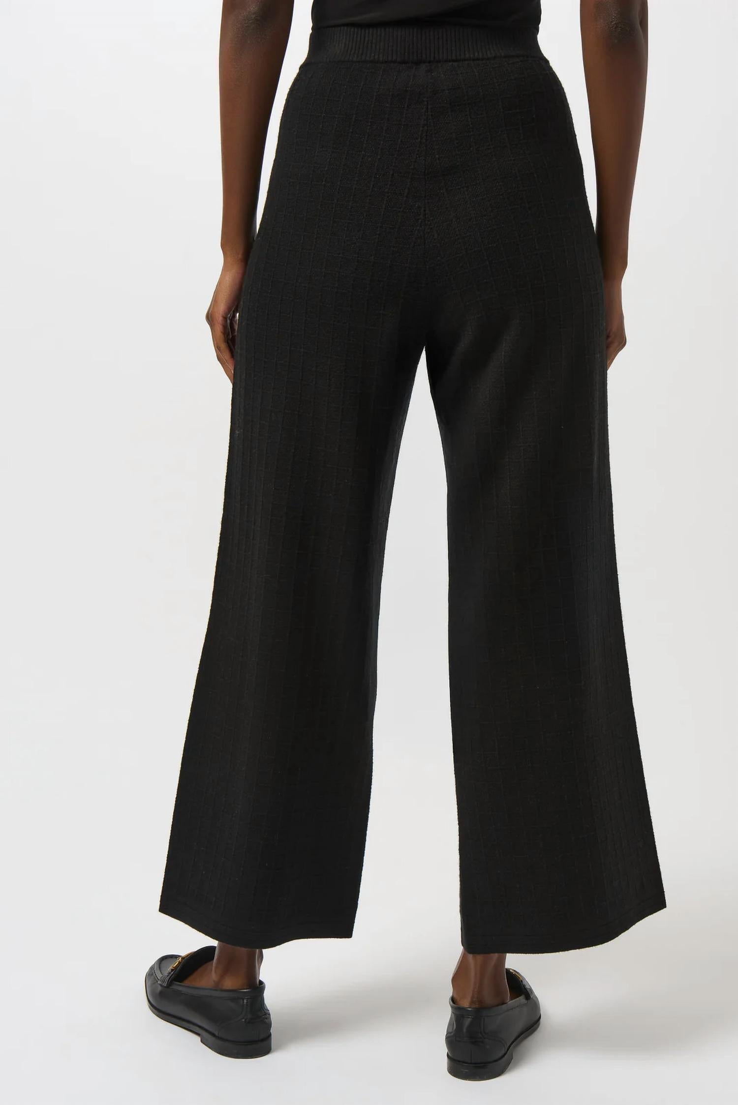 Pantalón de pierna ancha color negro