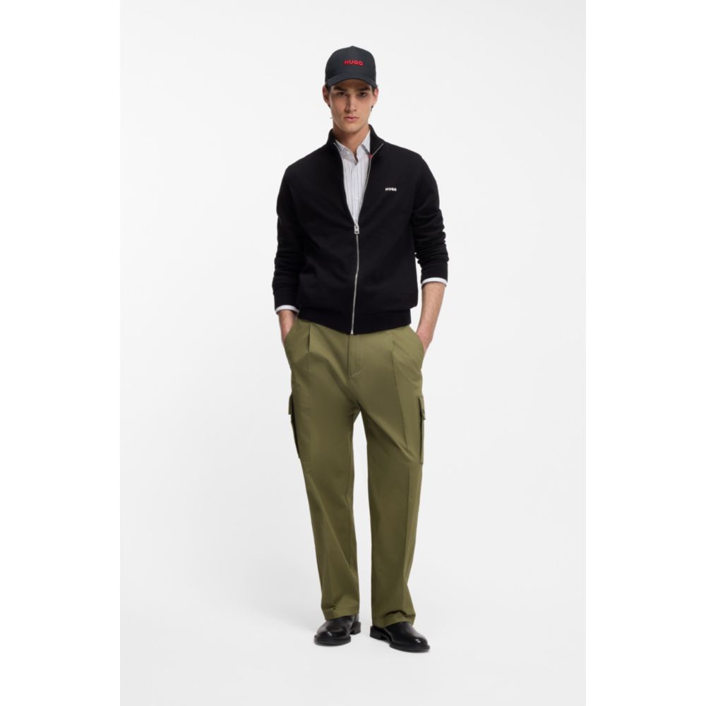 Pantalón de corte amplio